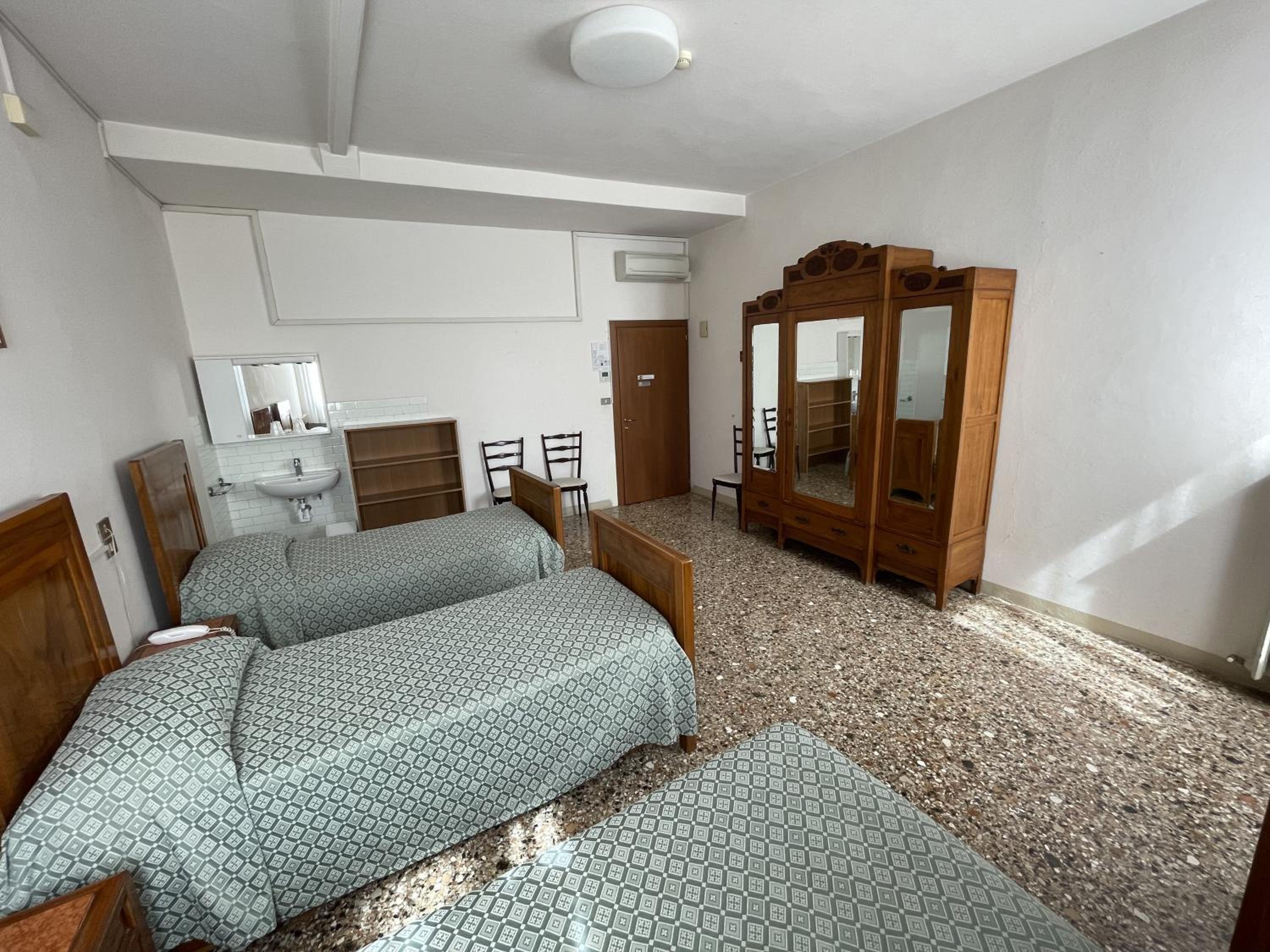 Triple Room with Private External Bathroom photo 3
