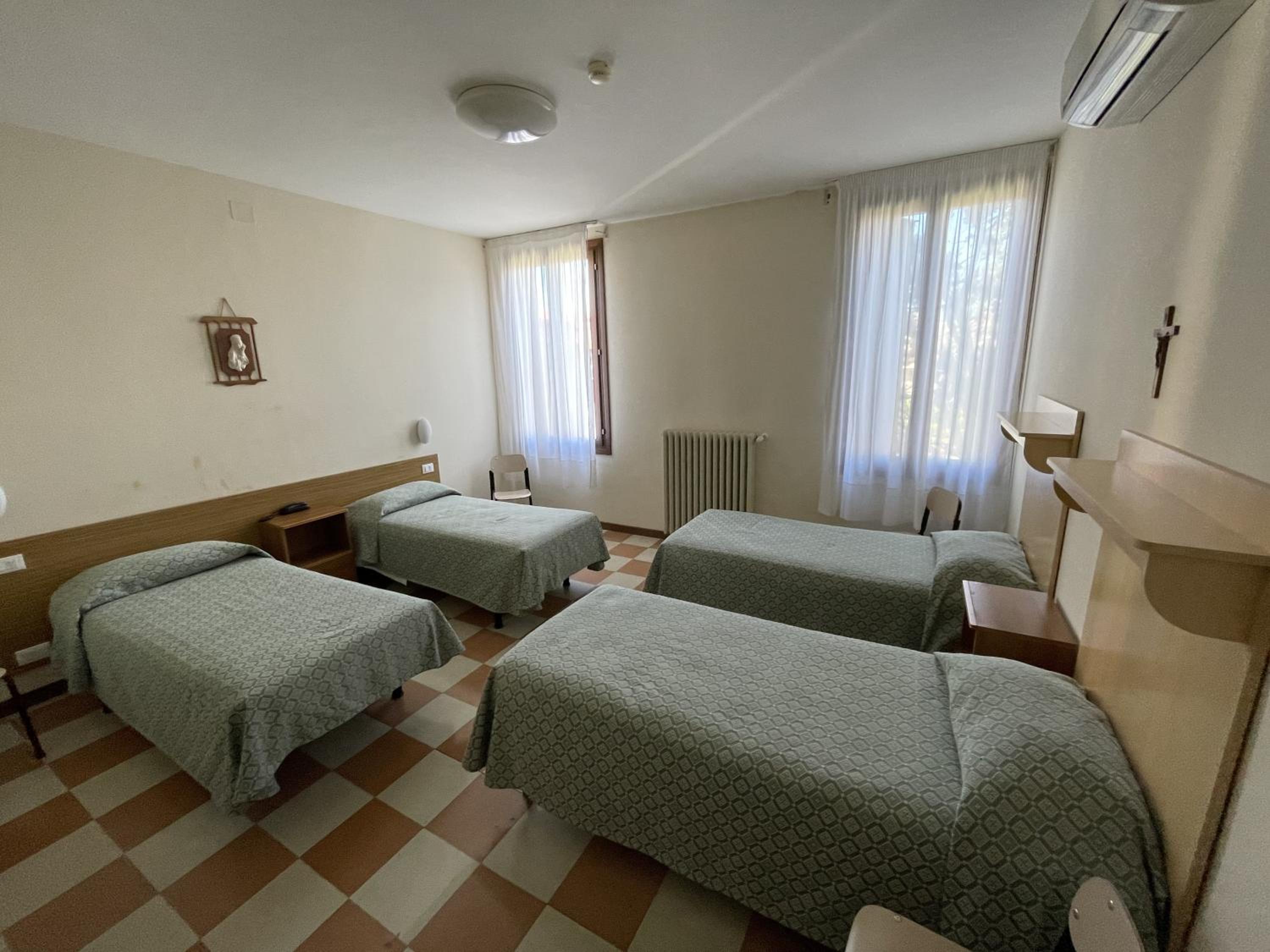 Quadruple Room with Garden View photo 2