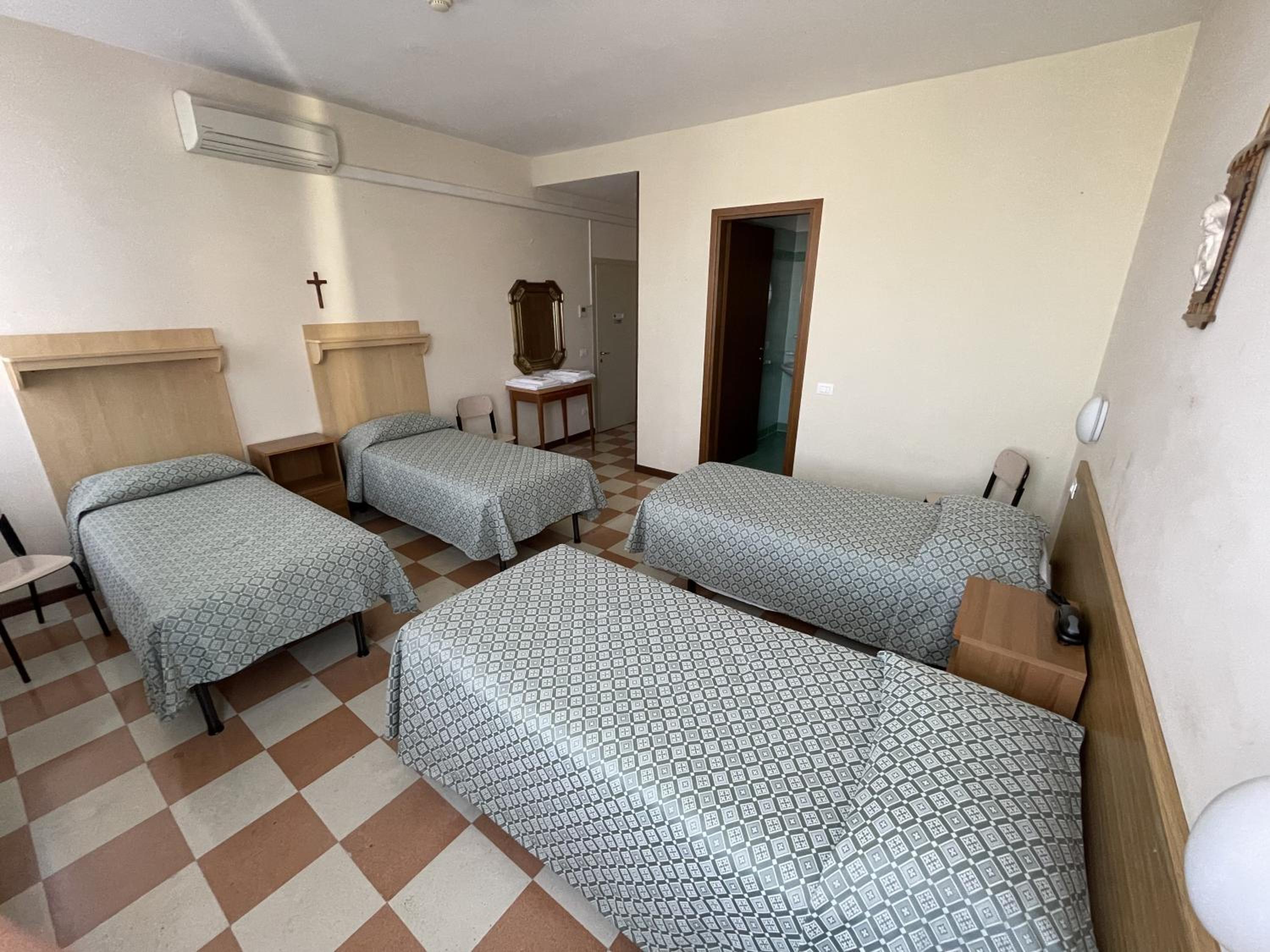 Quadruple Room with Garden View photo 3