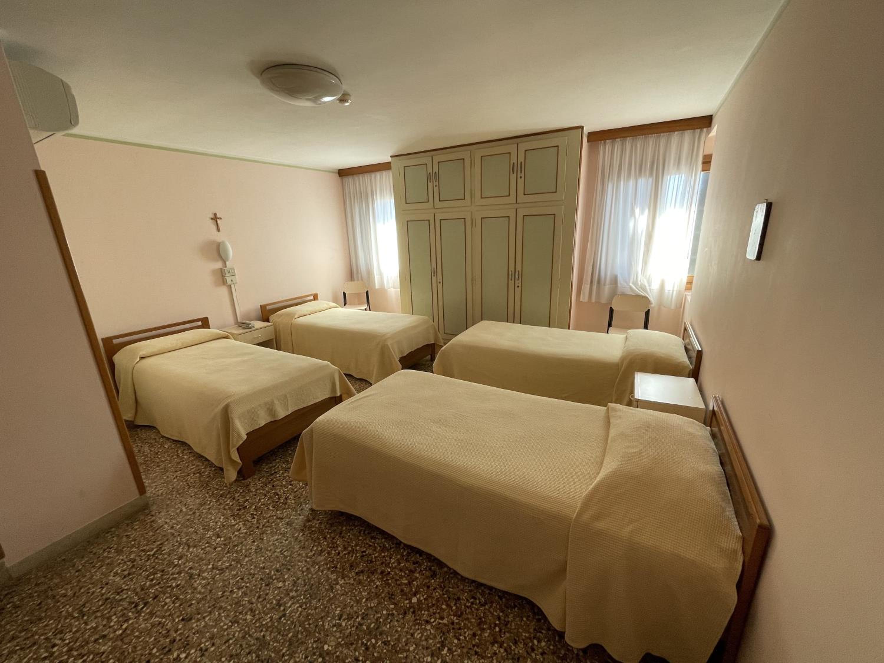 Quadruple Room with Canal View photo 1