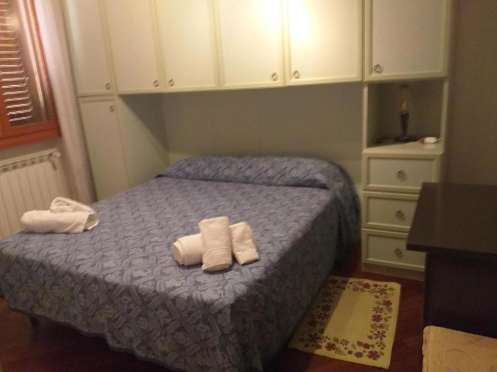 Two-Bedroom House - Photo 5