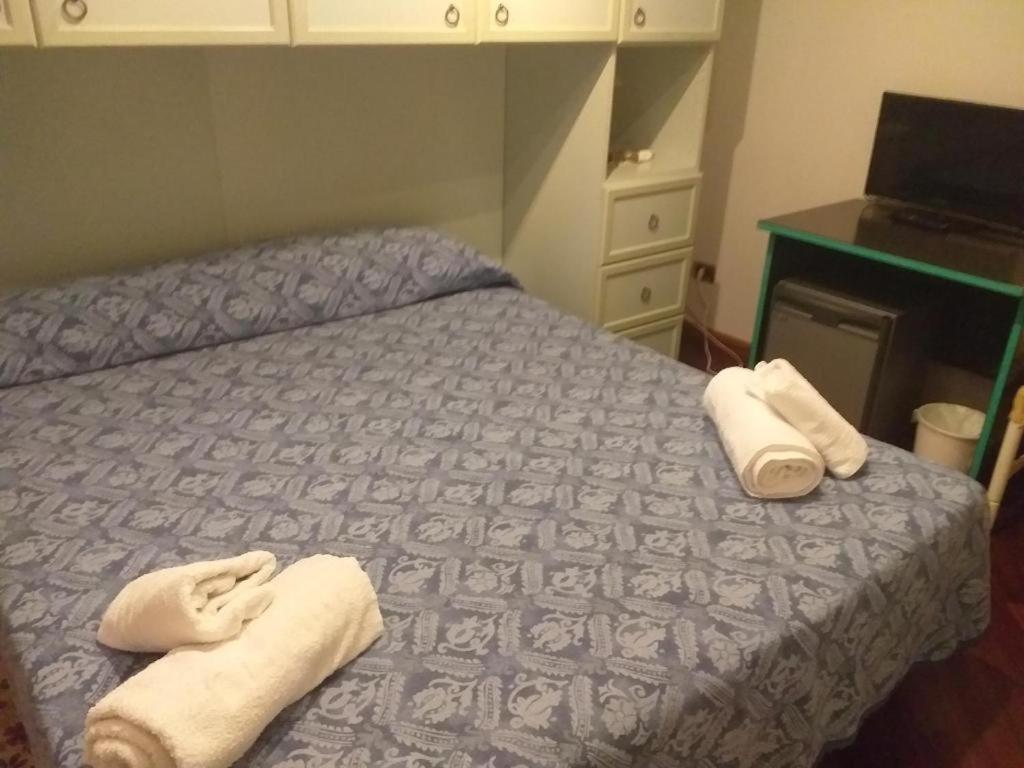 Two-Bedroom House - Photo 4