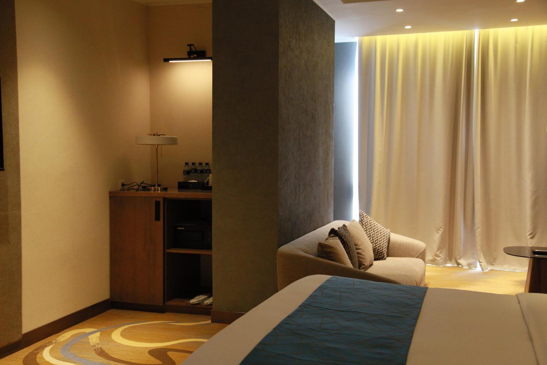 Superior King Room