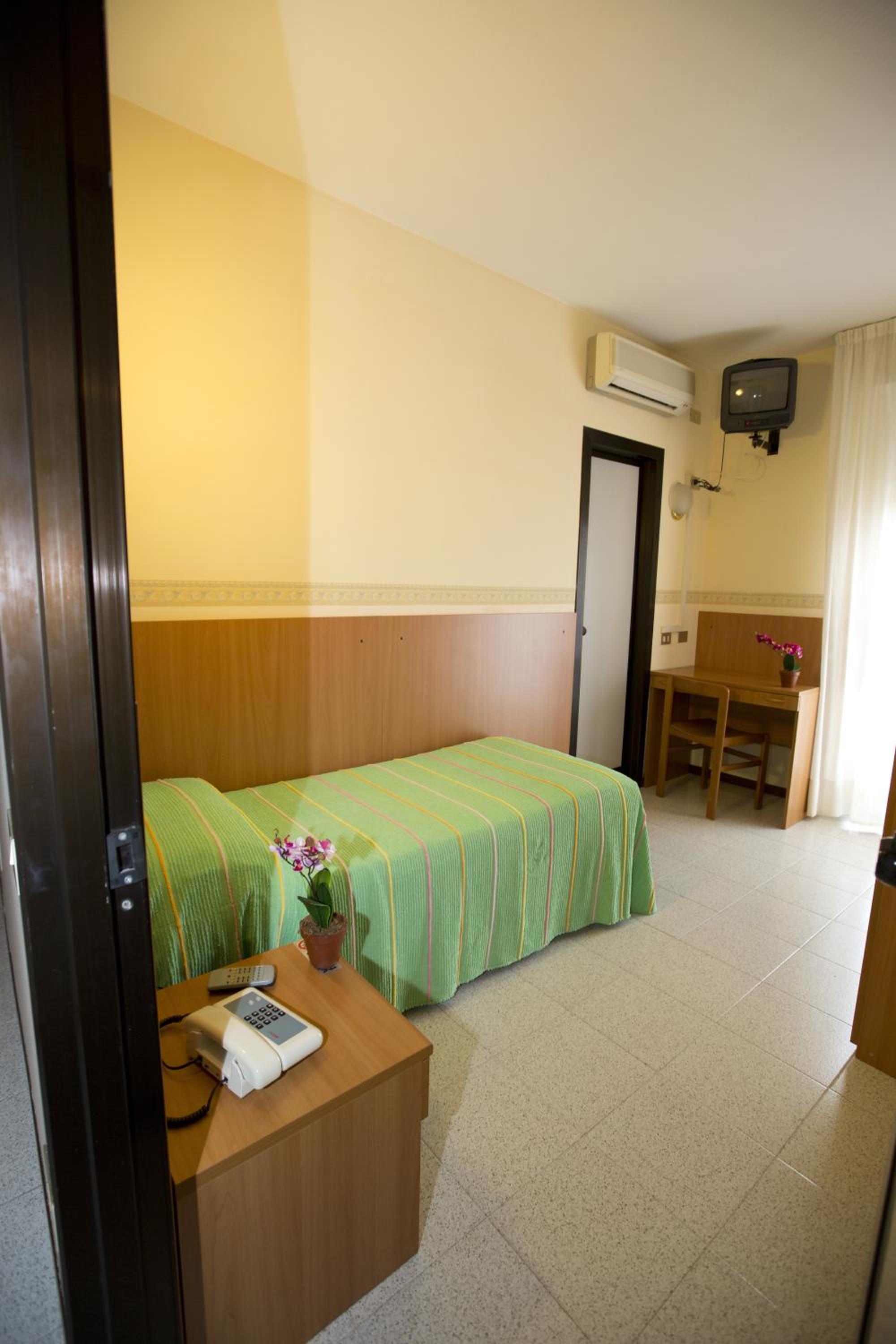 Single Room photo 1