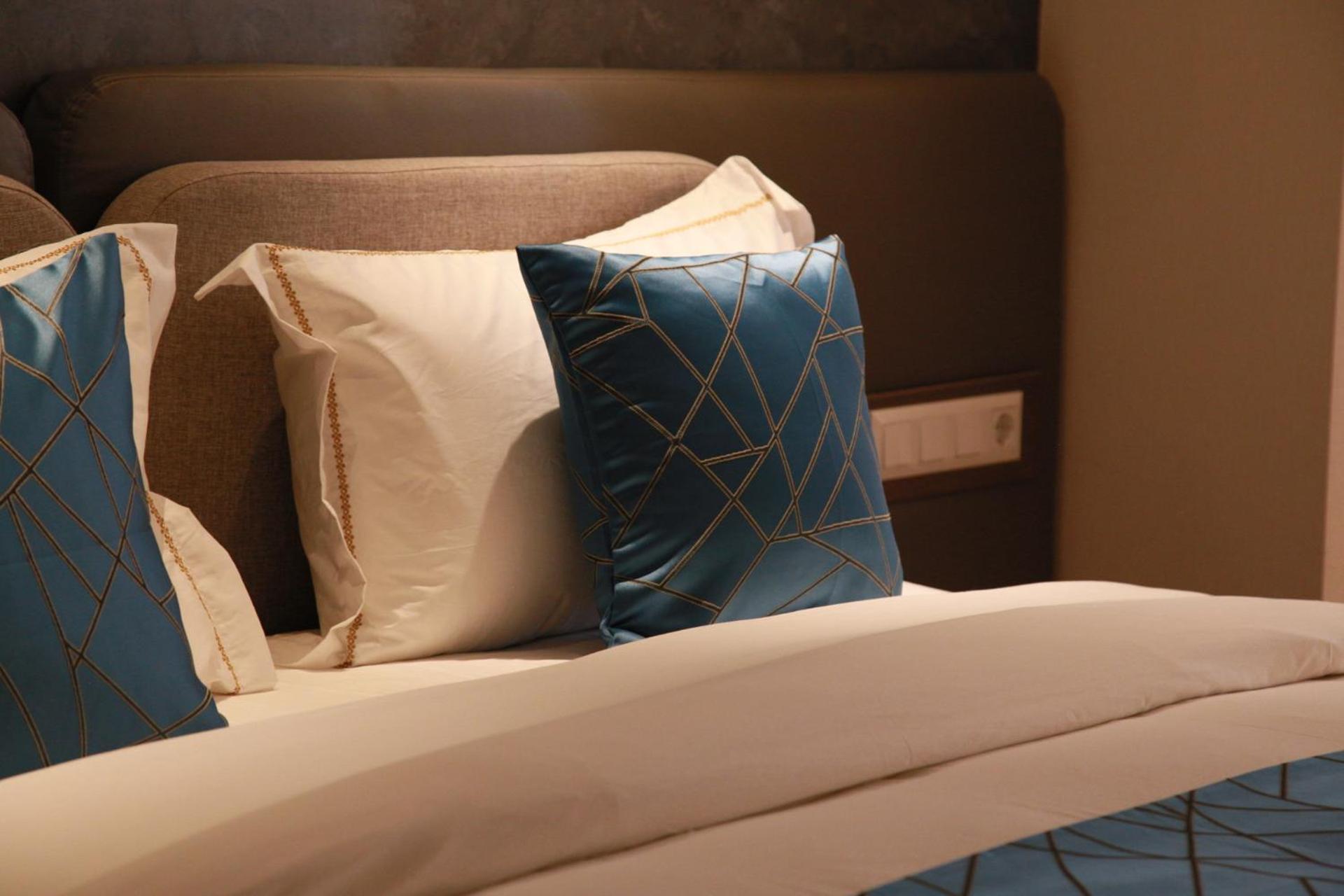 Large Double Room - Photo 11