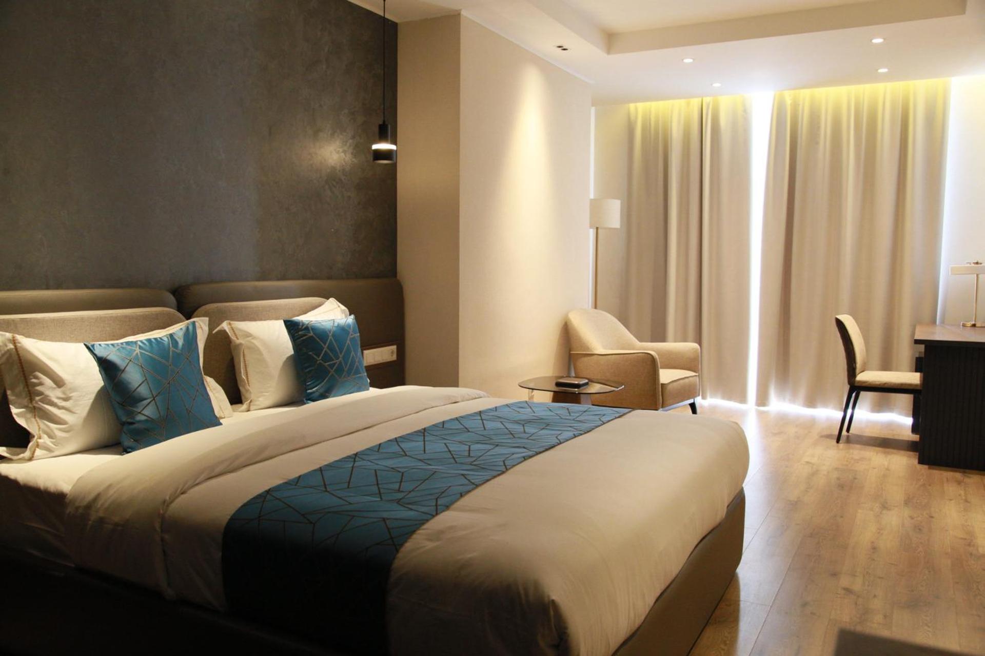 Large Double Room - Photo 9