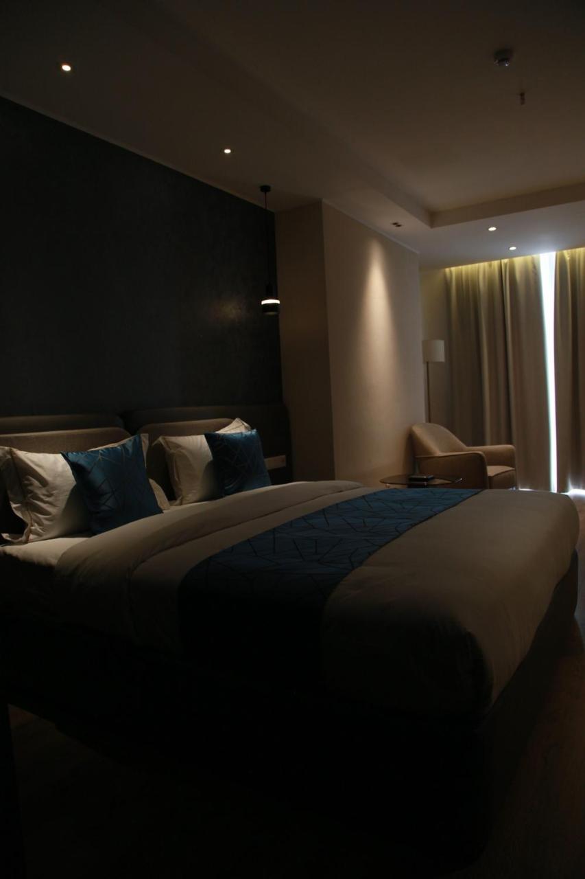 Large Double Room - Photo 6