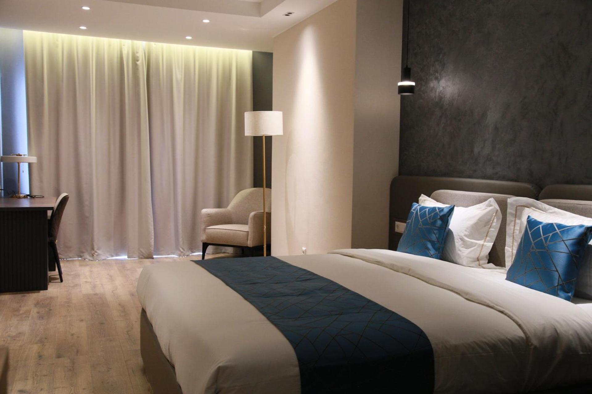 Large Double Room - Photo 8