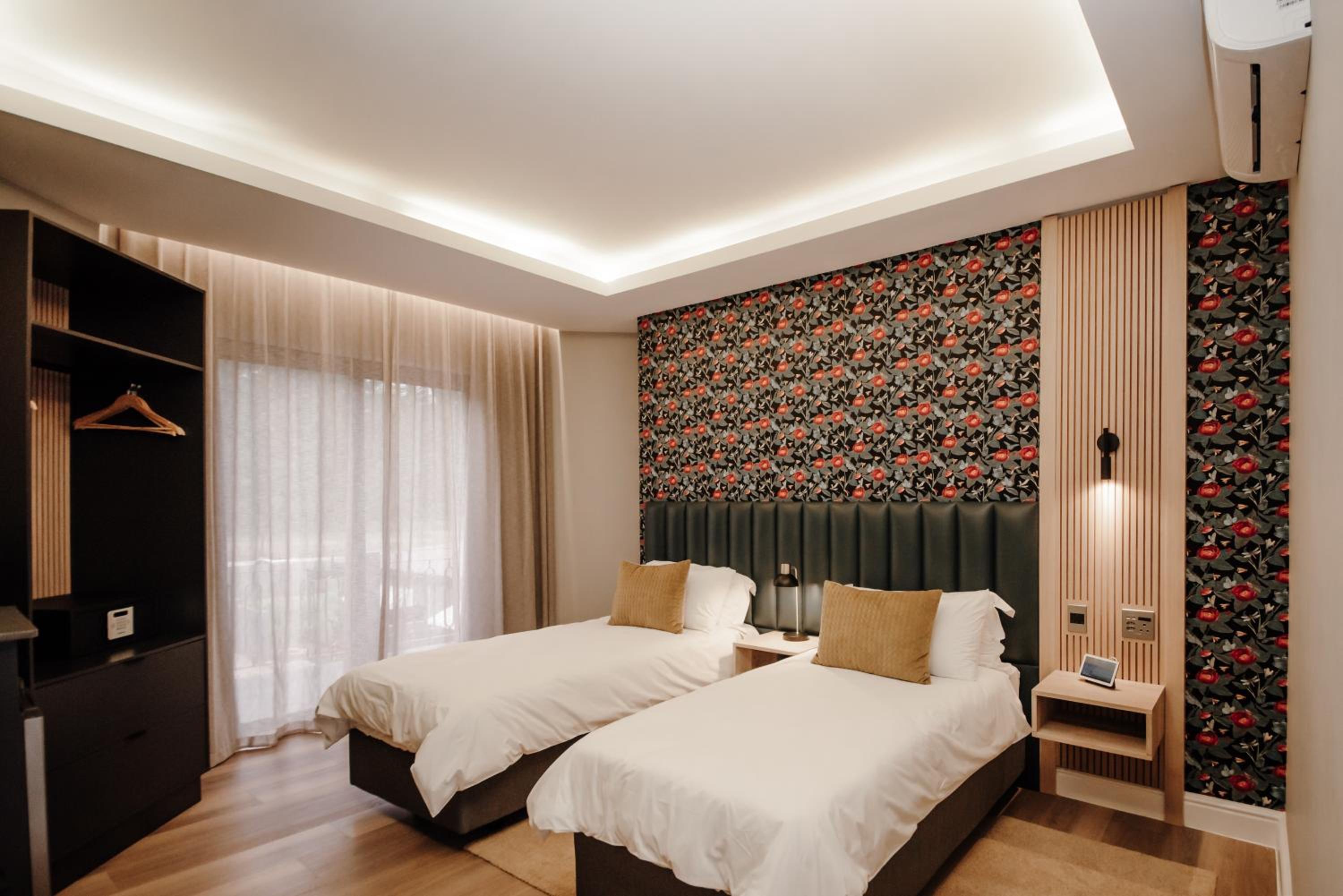 Standard Double or Twin Room - Photo 6