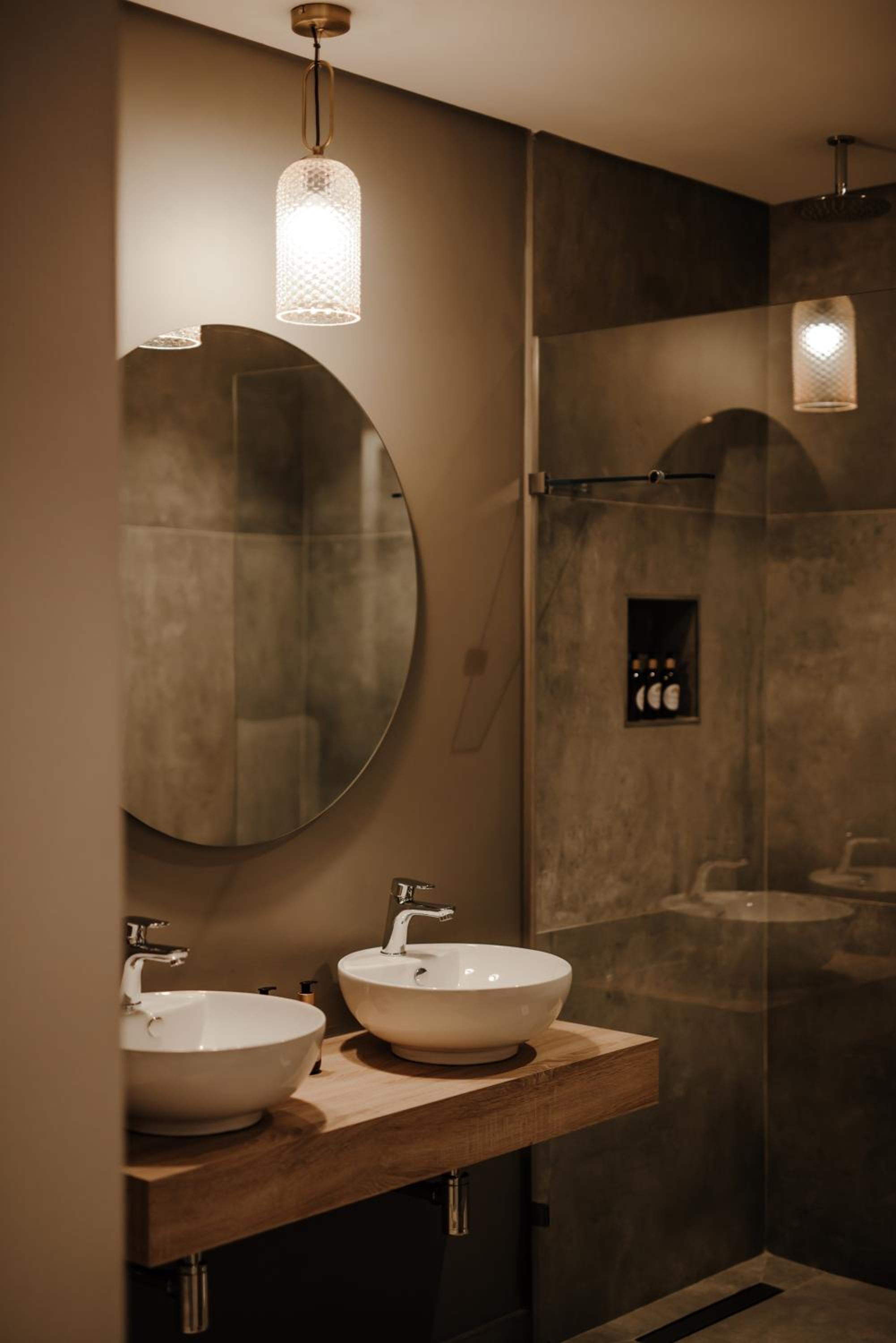 Superior King Room - Photo 4