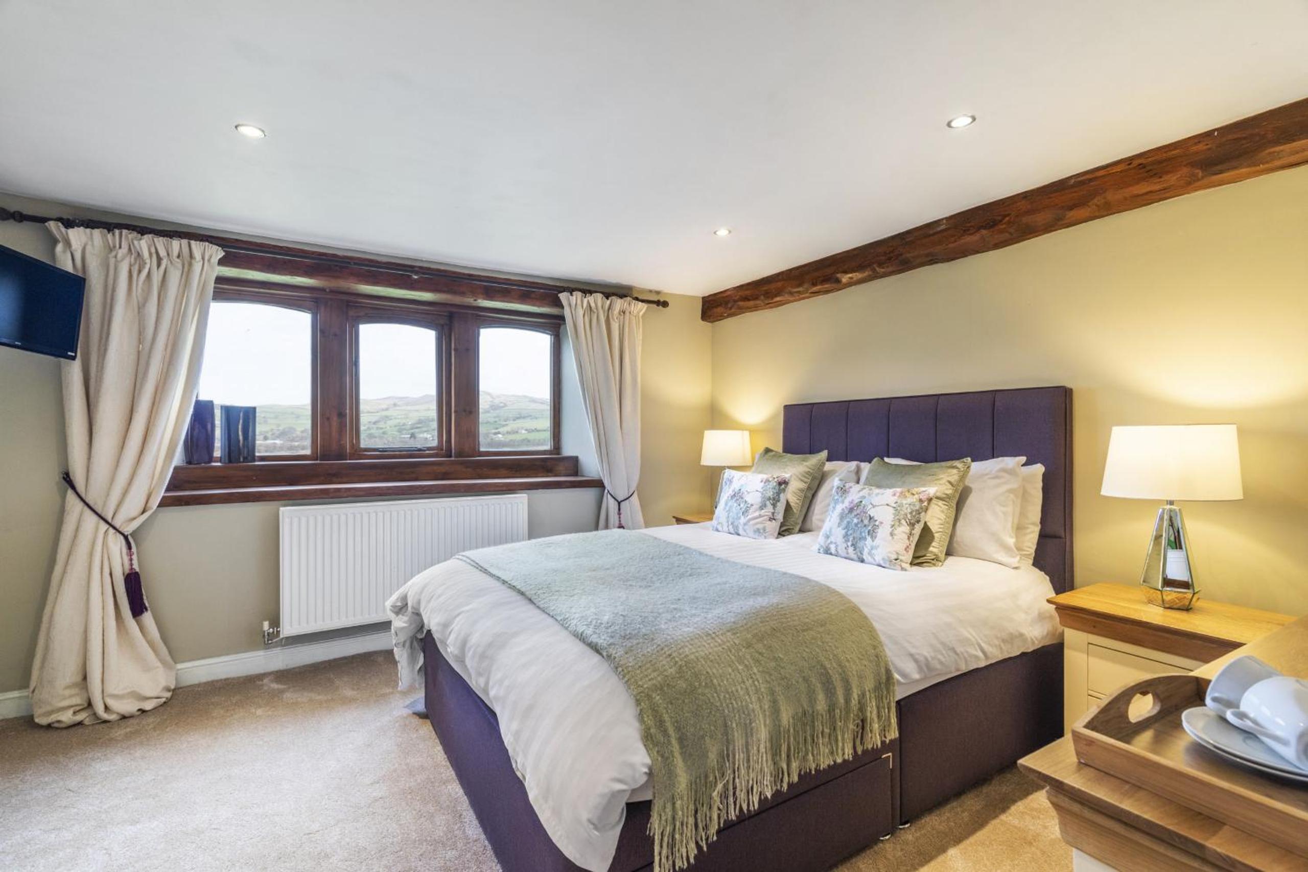 Standard King Room - Photo 2
