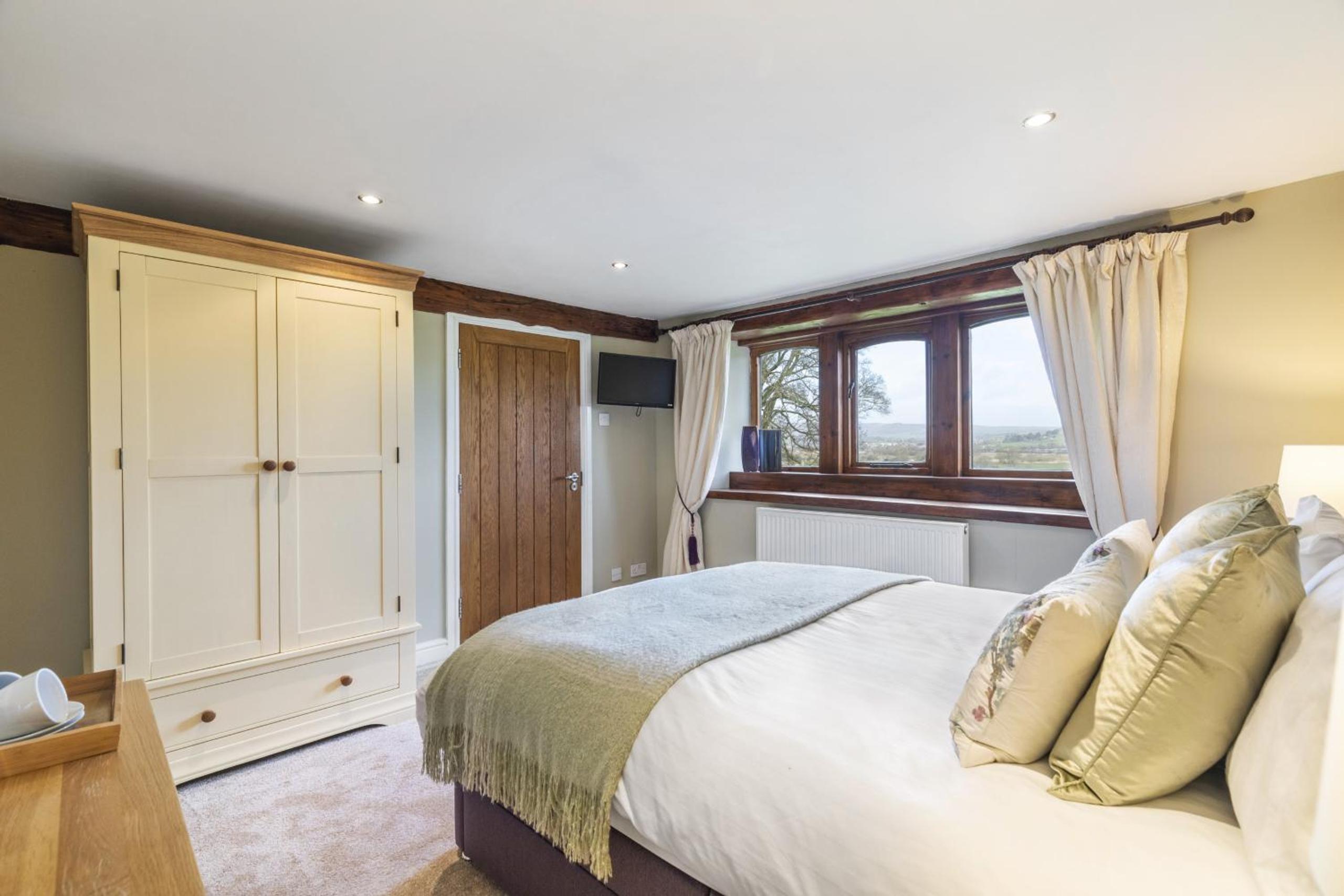 Standard King Room - Photo 1