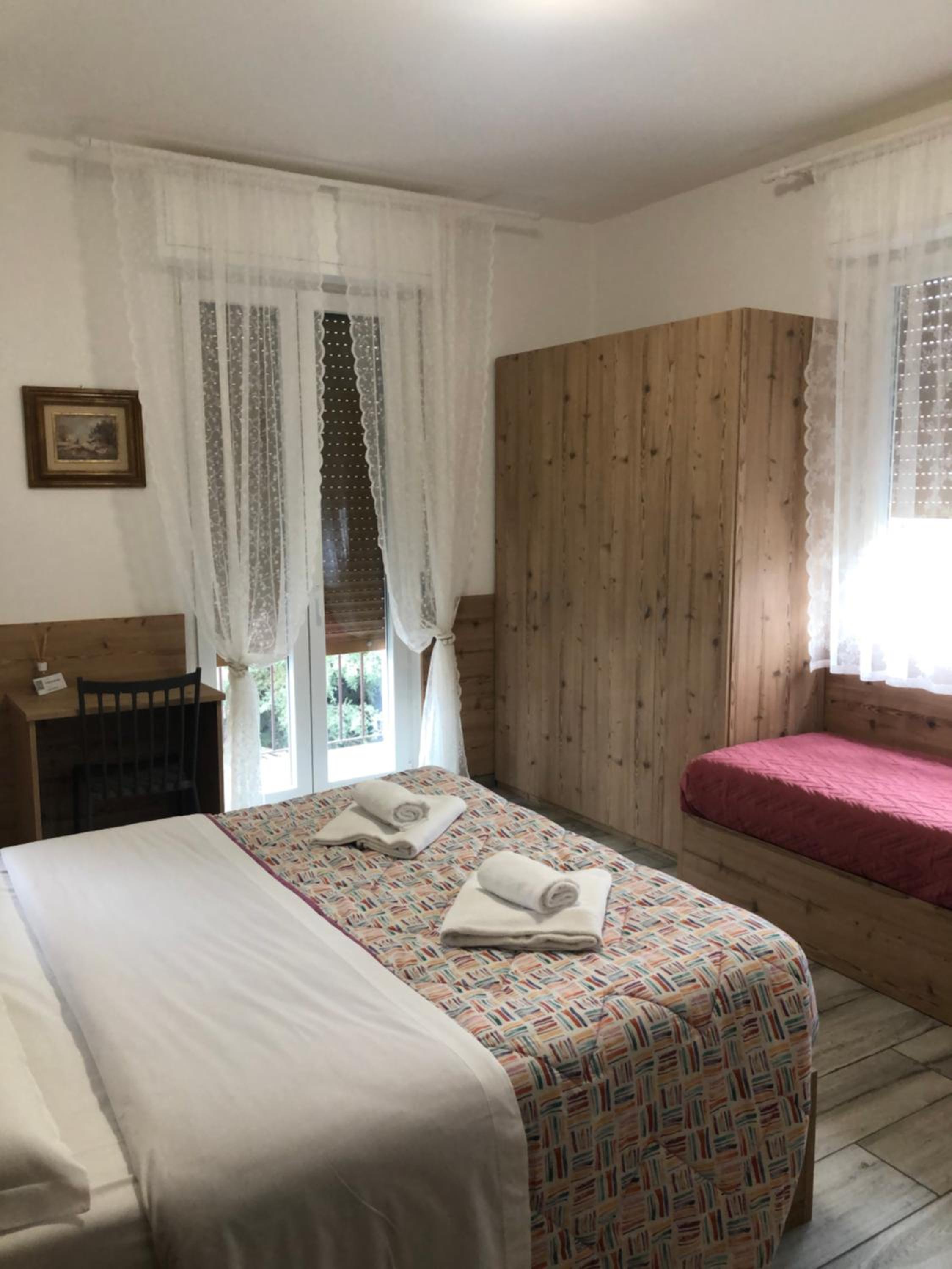 Deluxe Room (2 Adults + 1 Child)