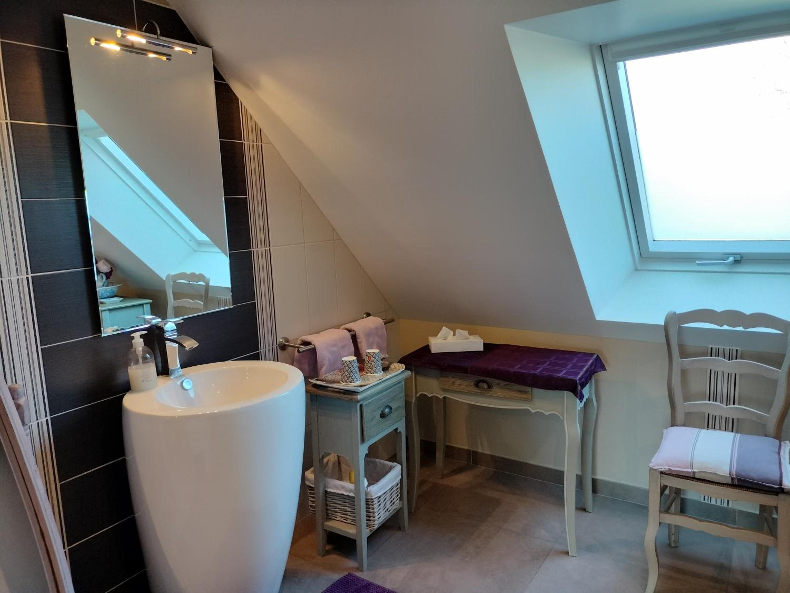 Standard Double Room - Photo 6