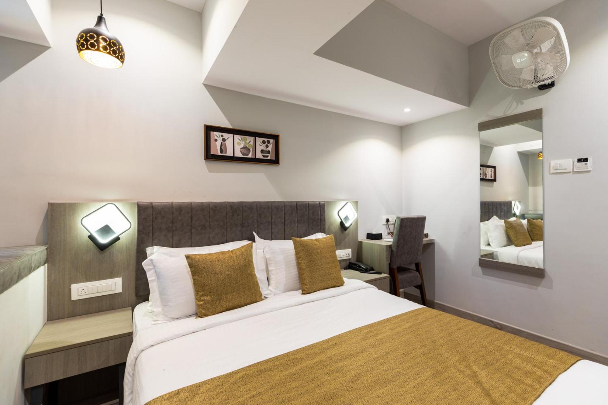 Deluxe Room - Photo 26