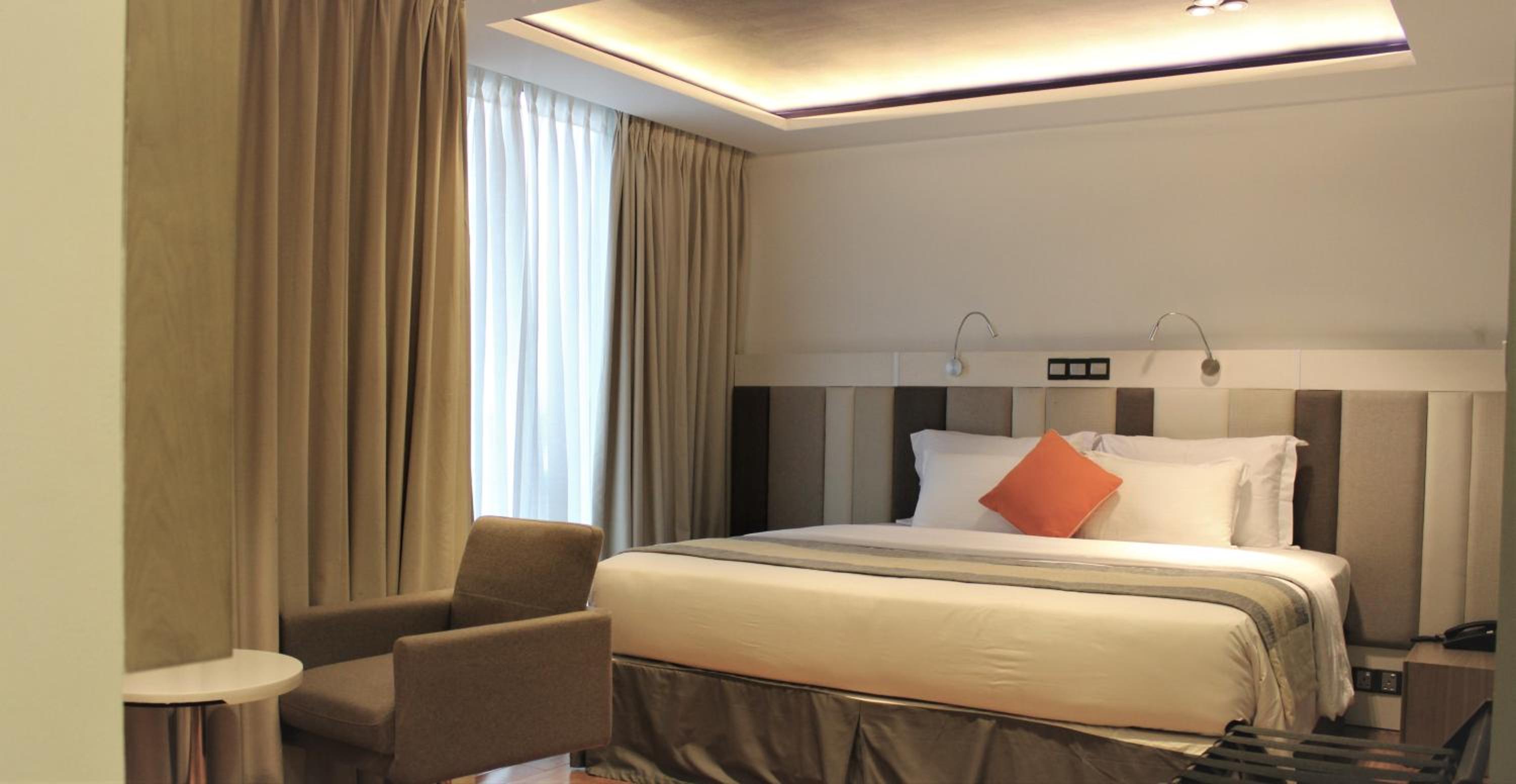 Deluxe Double Room with Balcony & Sea View (Free Return Airport Transfer and 10% off on Food & Beverage) - Photo 7