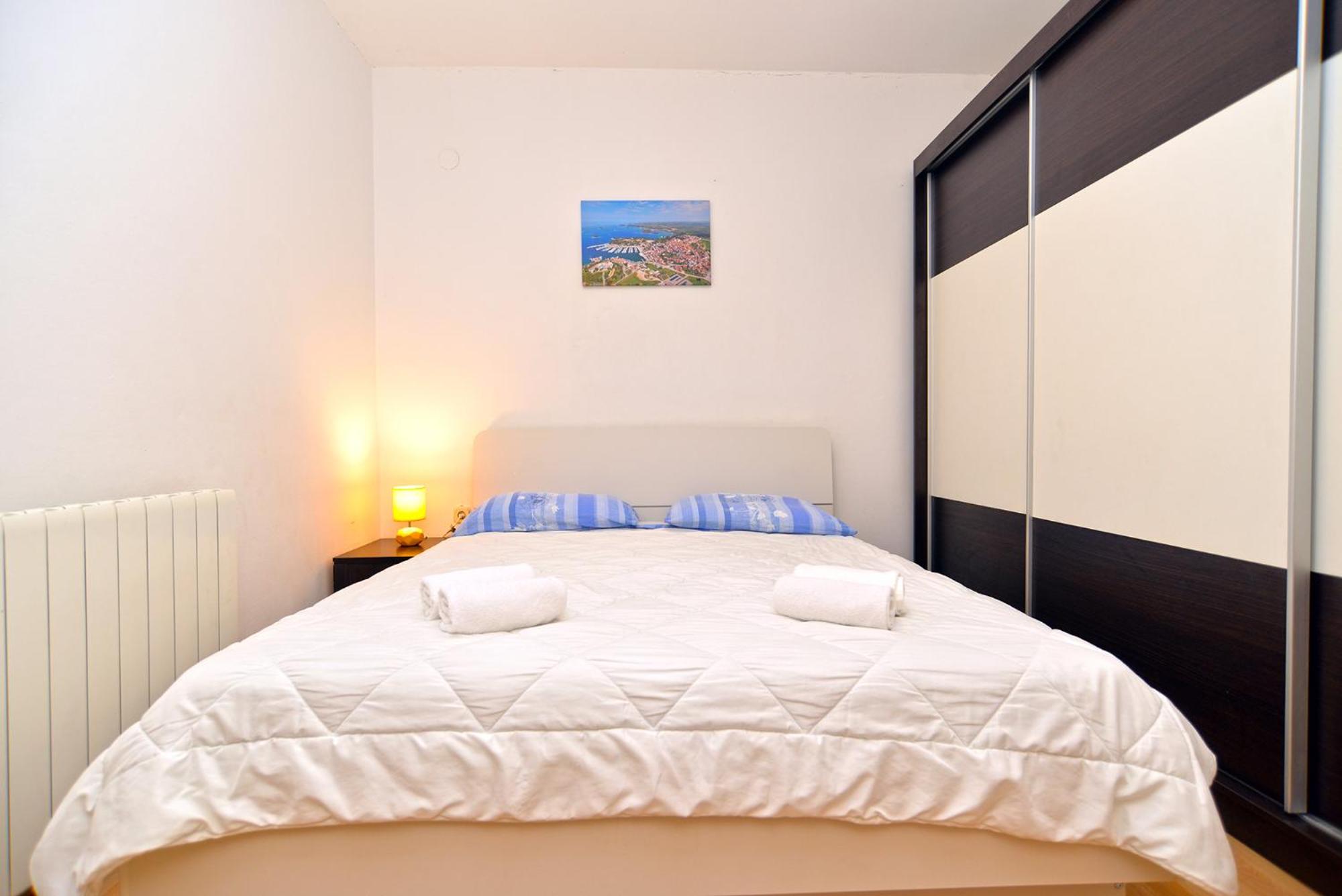 Apartment photo 2