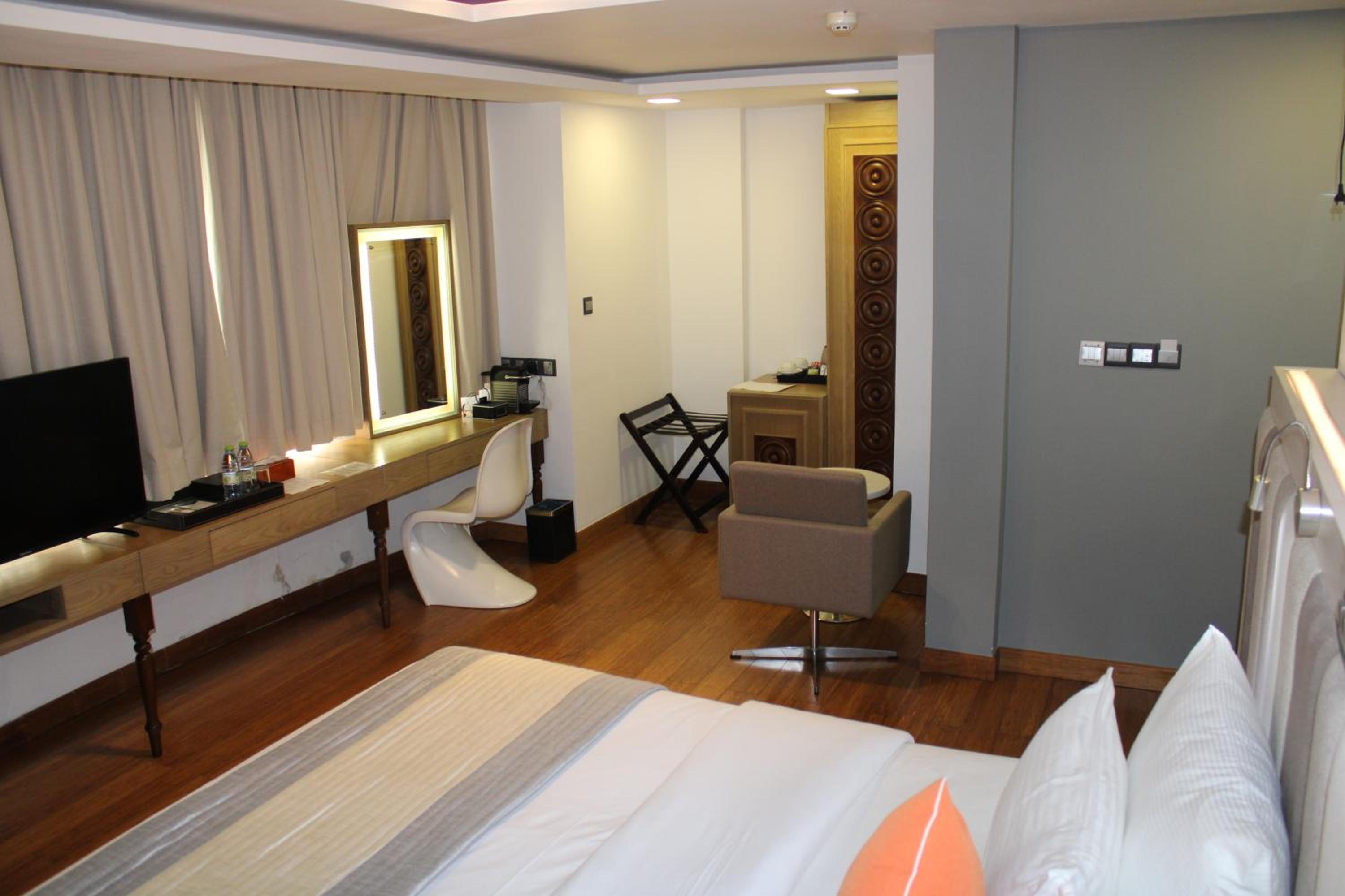 Junior Suite with Balcony photo 3