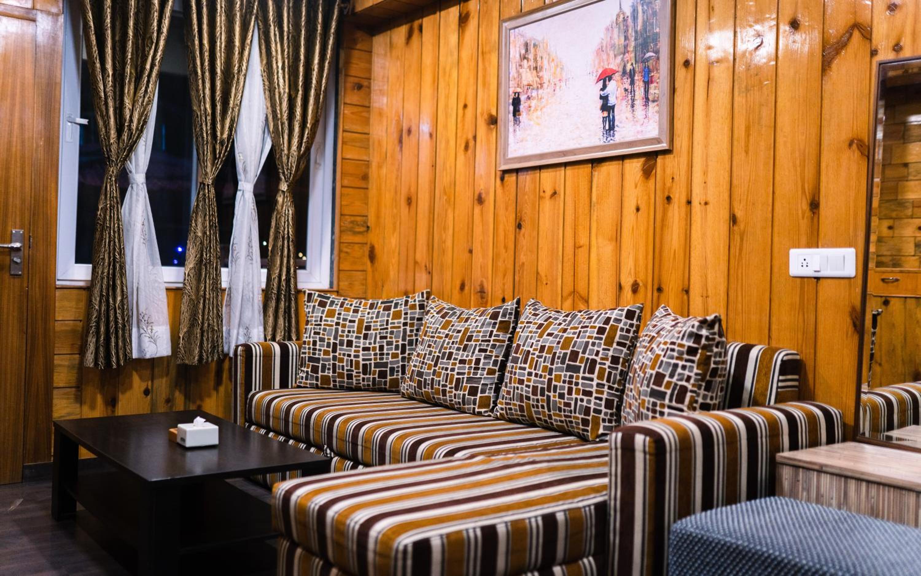 Deluxe Suite photo 2