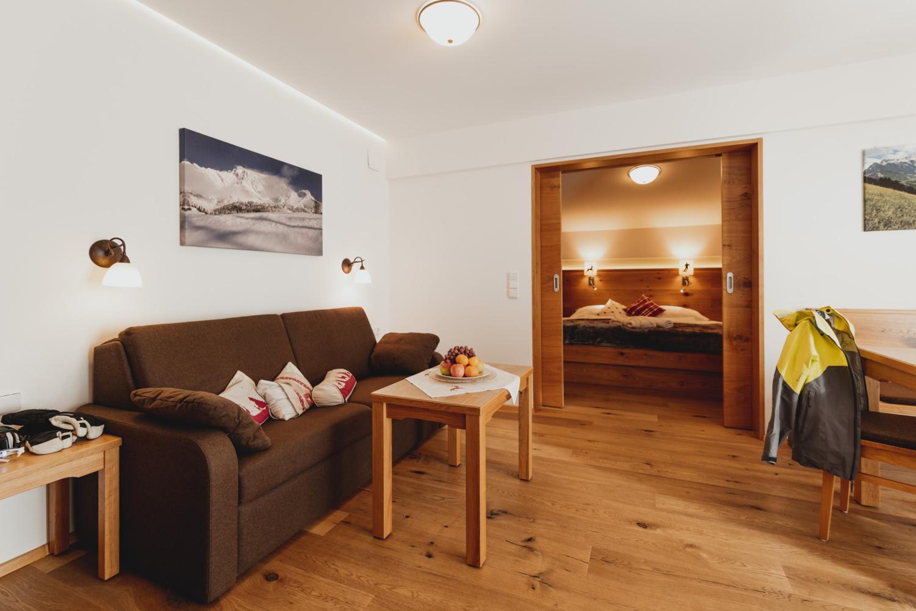 One-Bedroom Apartment with Shower photo 2