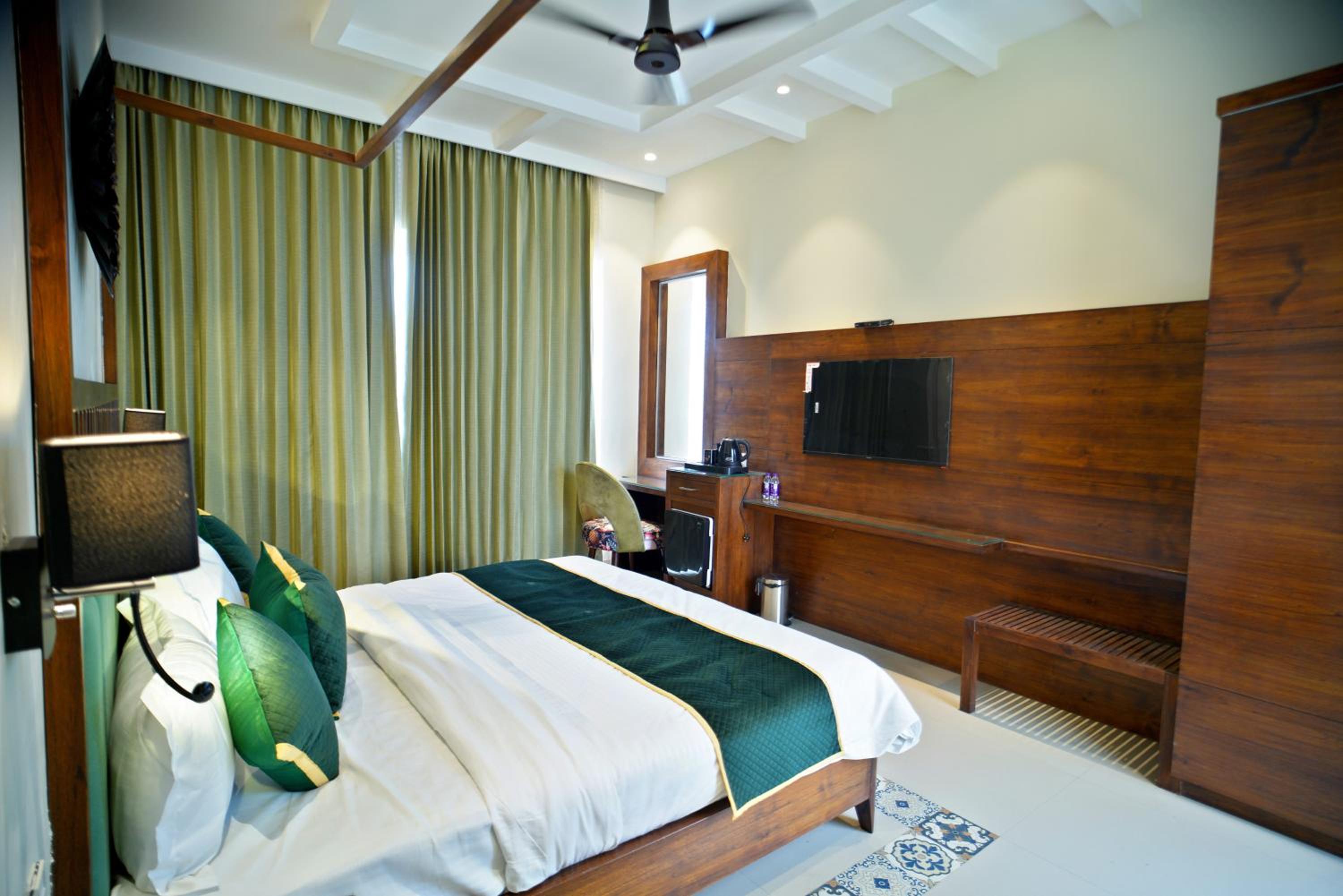 Suite - Photo 6