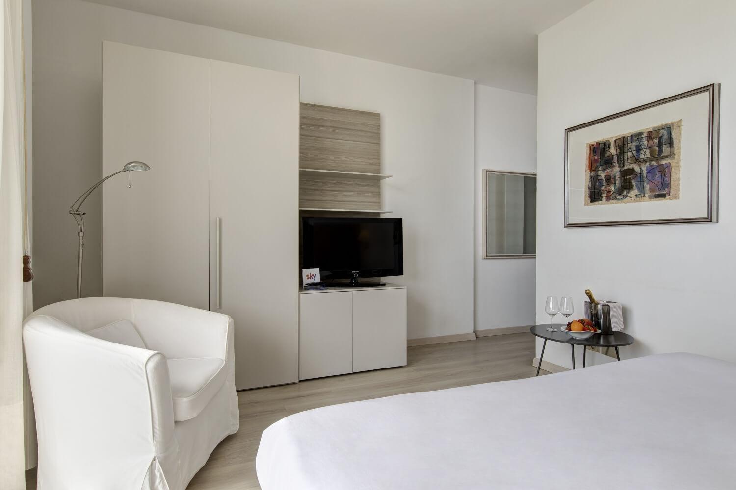 Deluxe Double Room with Balcony and Sea View photo 2