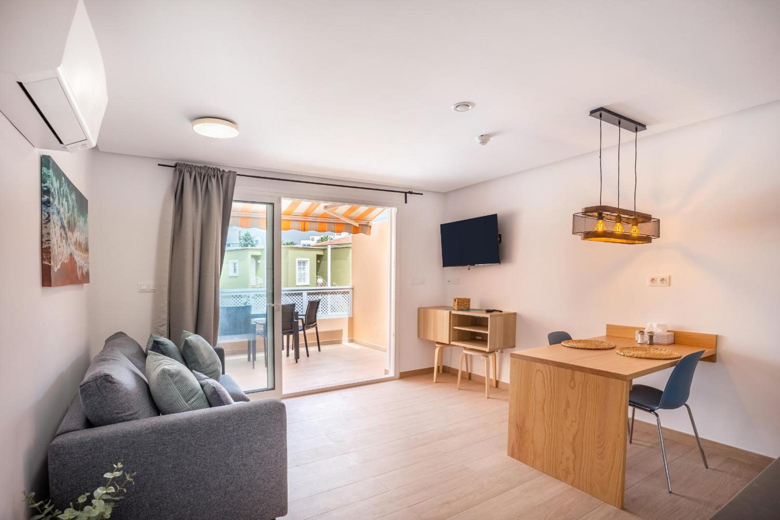 Apartamento con vista a la piscina