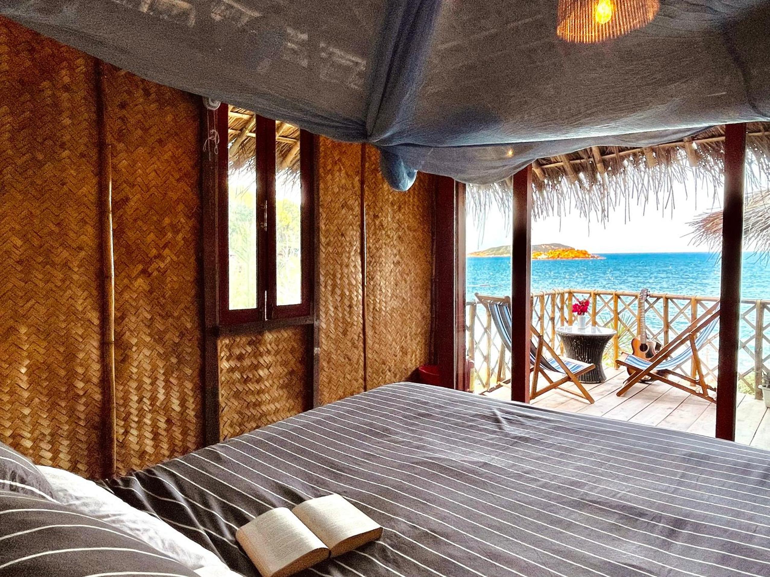 Bungalow with Sea View