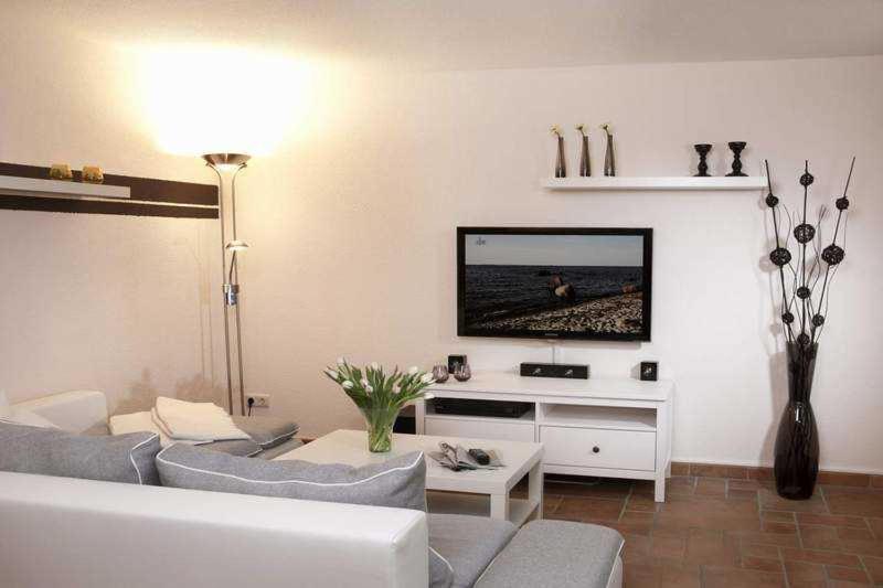 One-Bedroom House photo 1