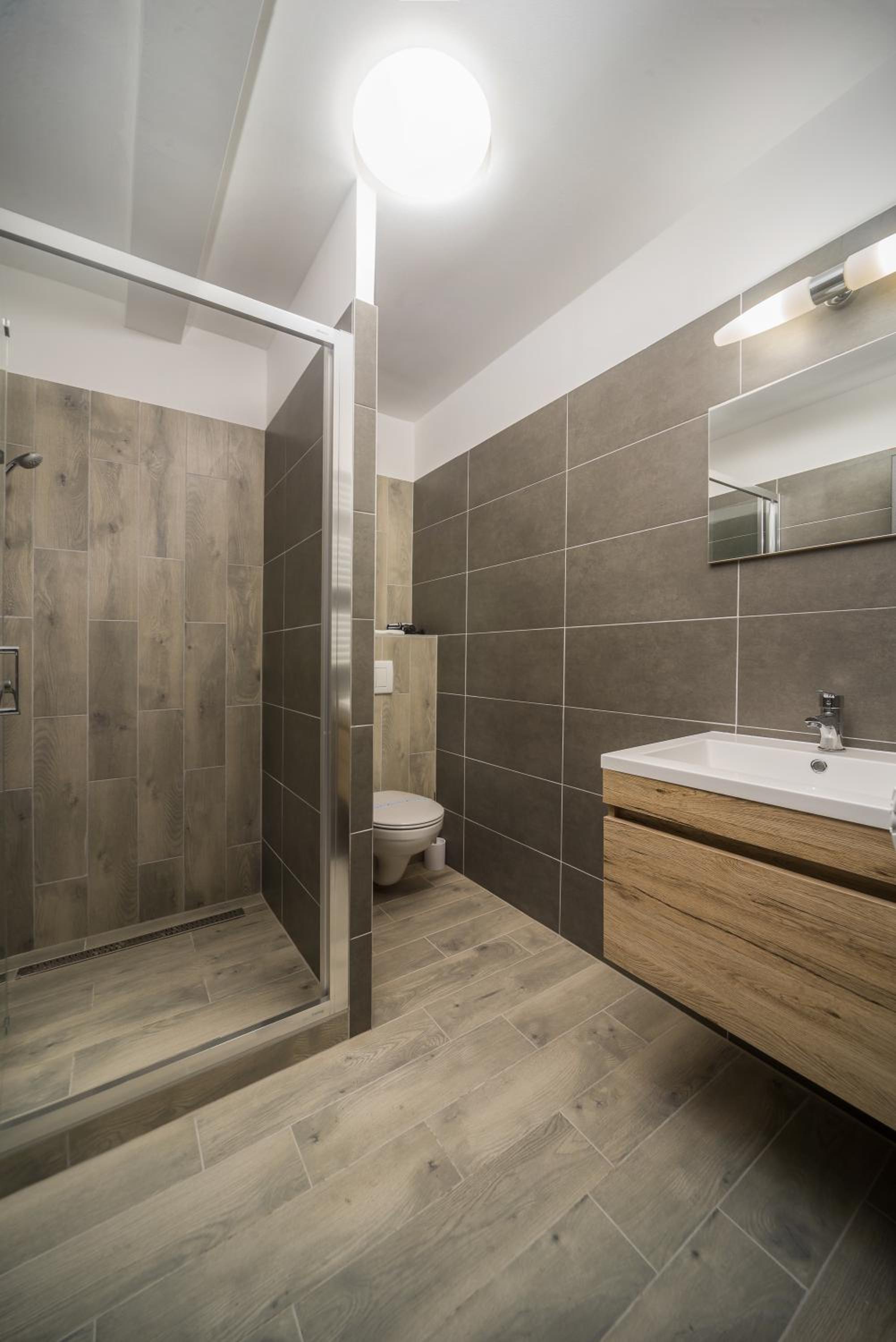 Double Room - Photo 5