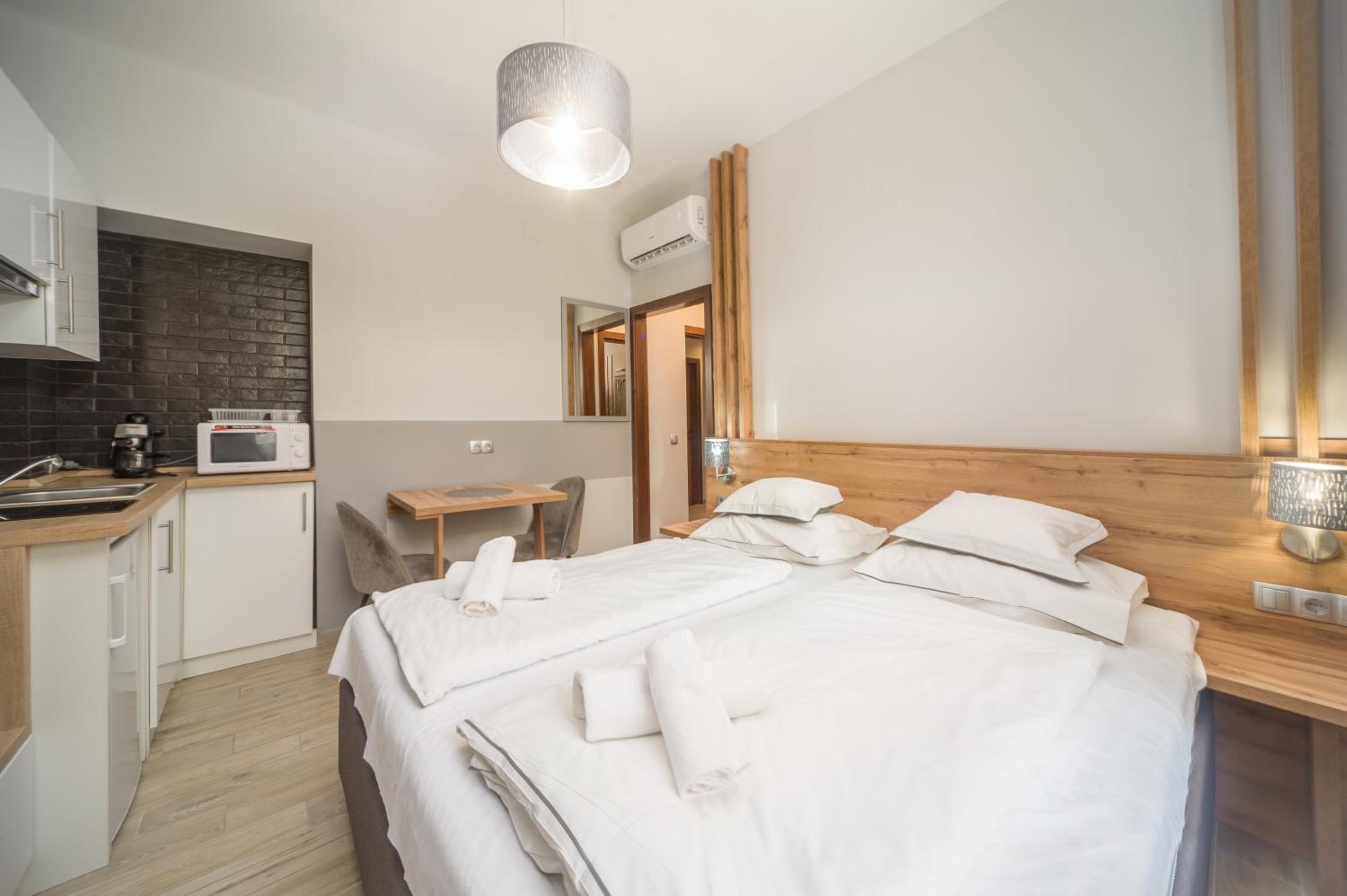Double Room - Photo 3