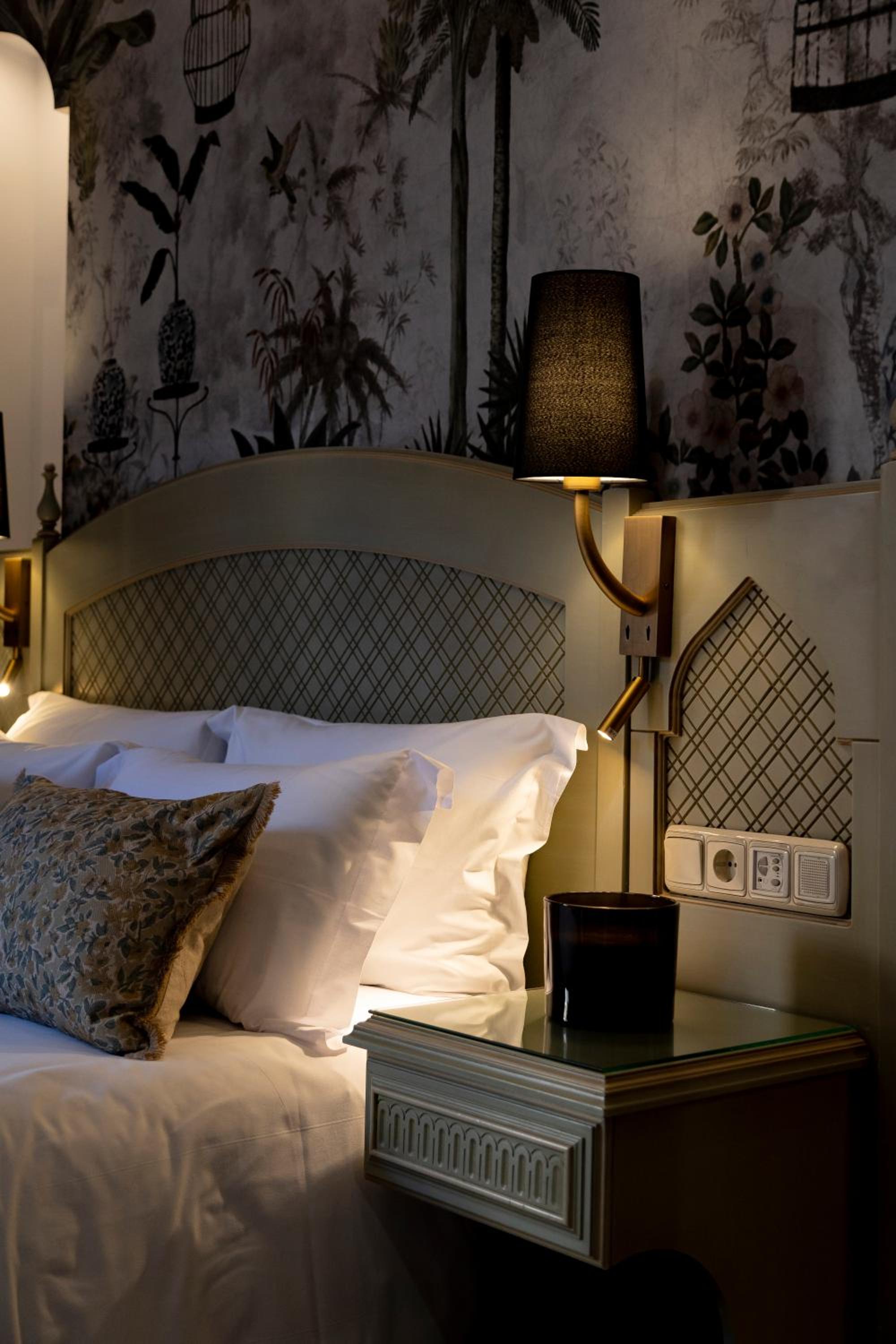Standard Twin Room - Photo 6