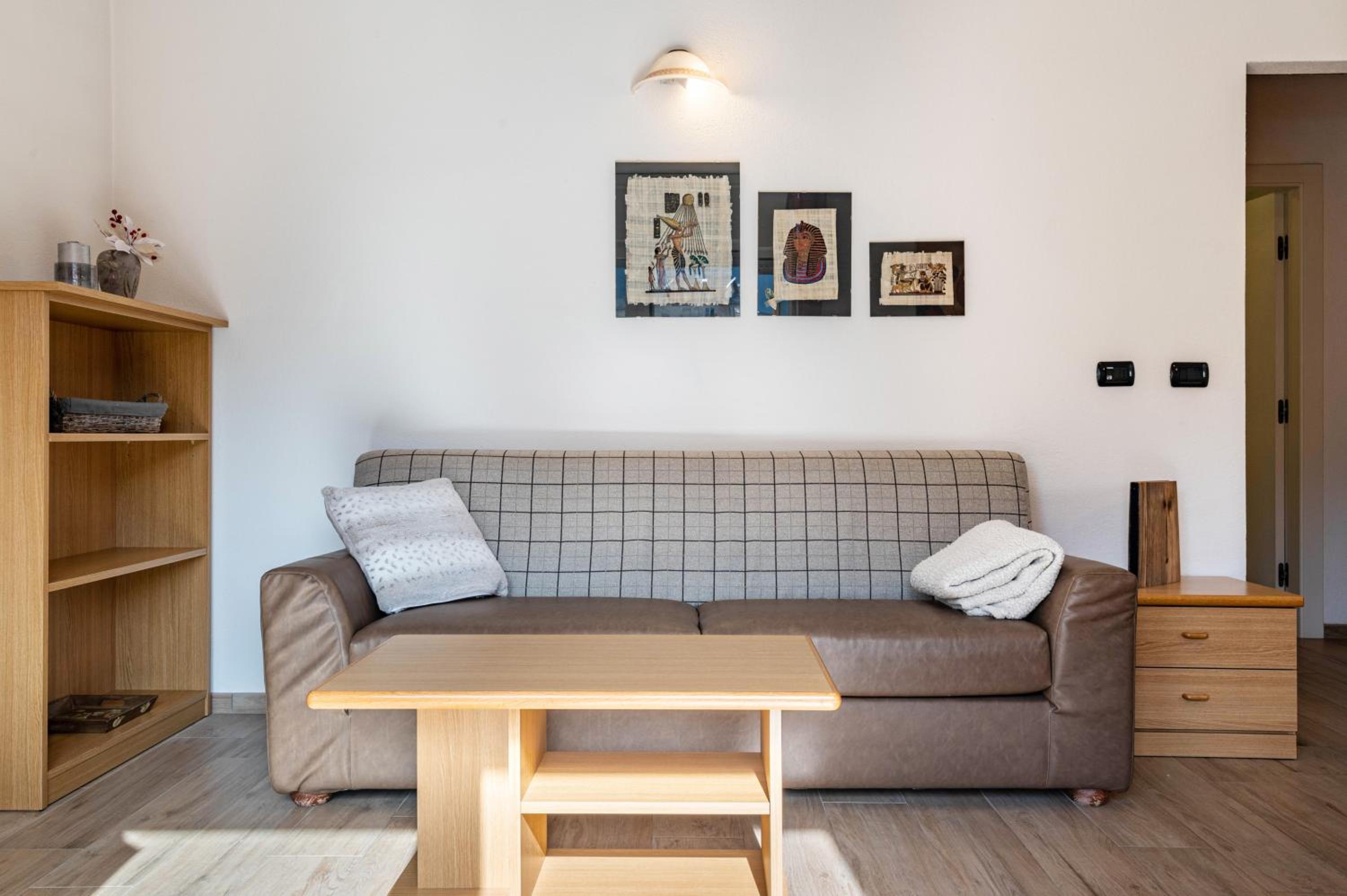 Three-Bedroom Premium Apartment with Balcony photo 1