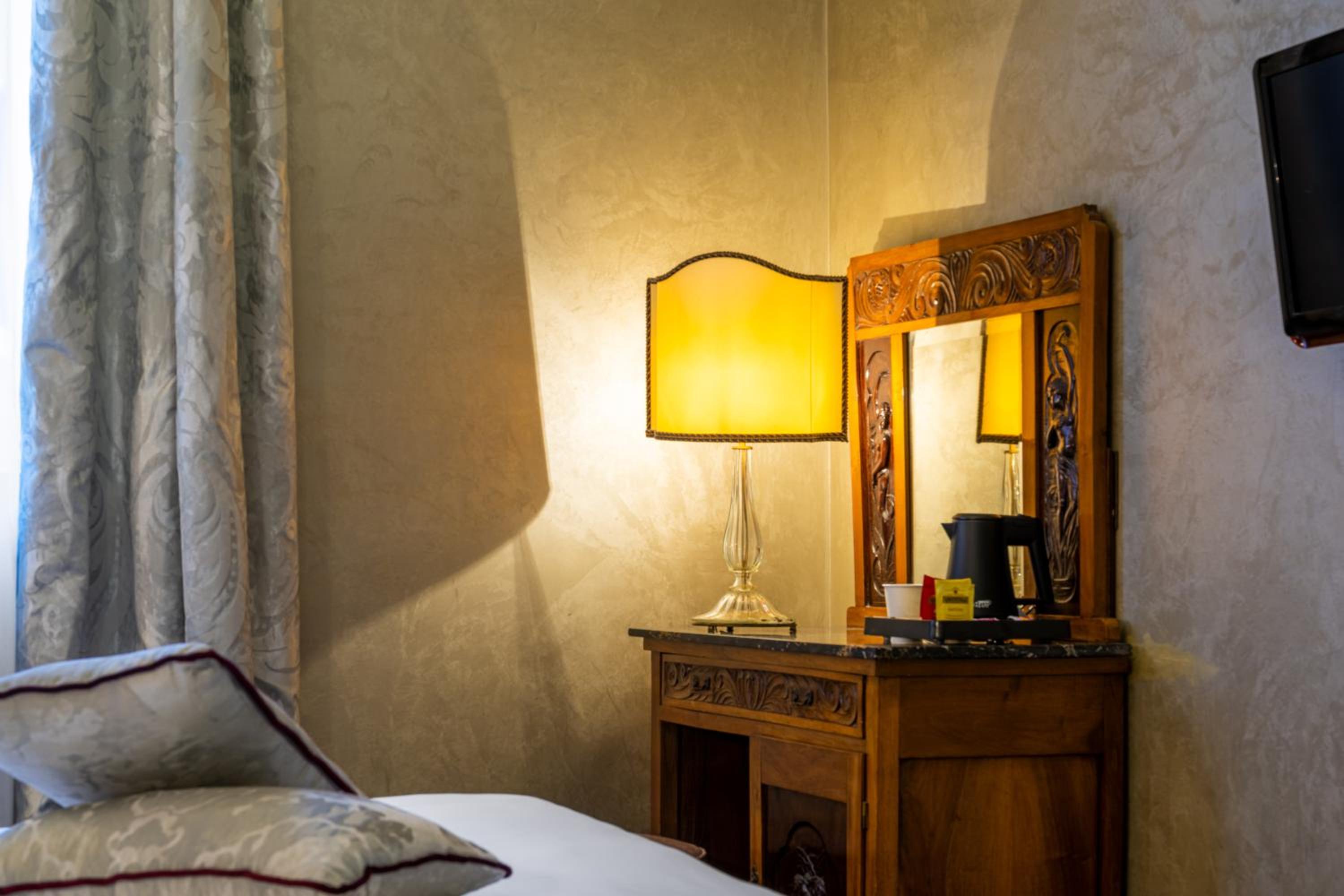 Classic Double or Twin Room photo 2