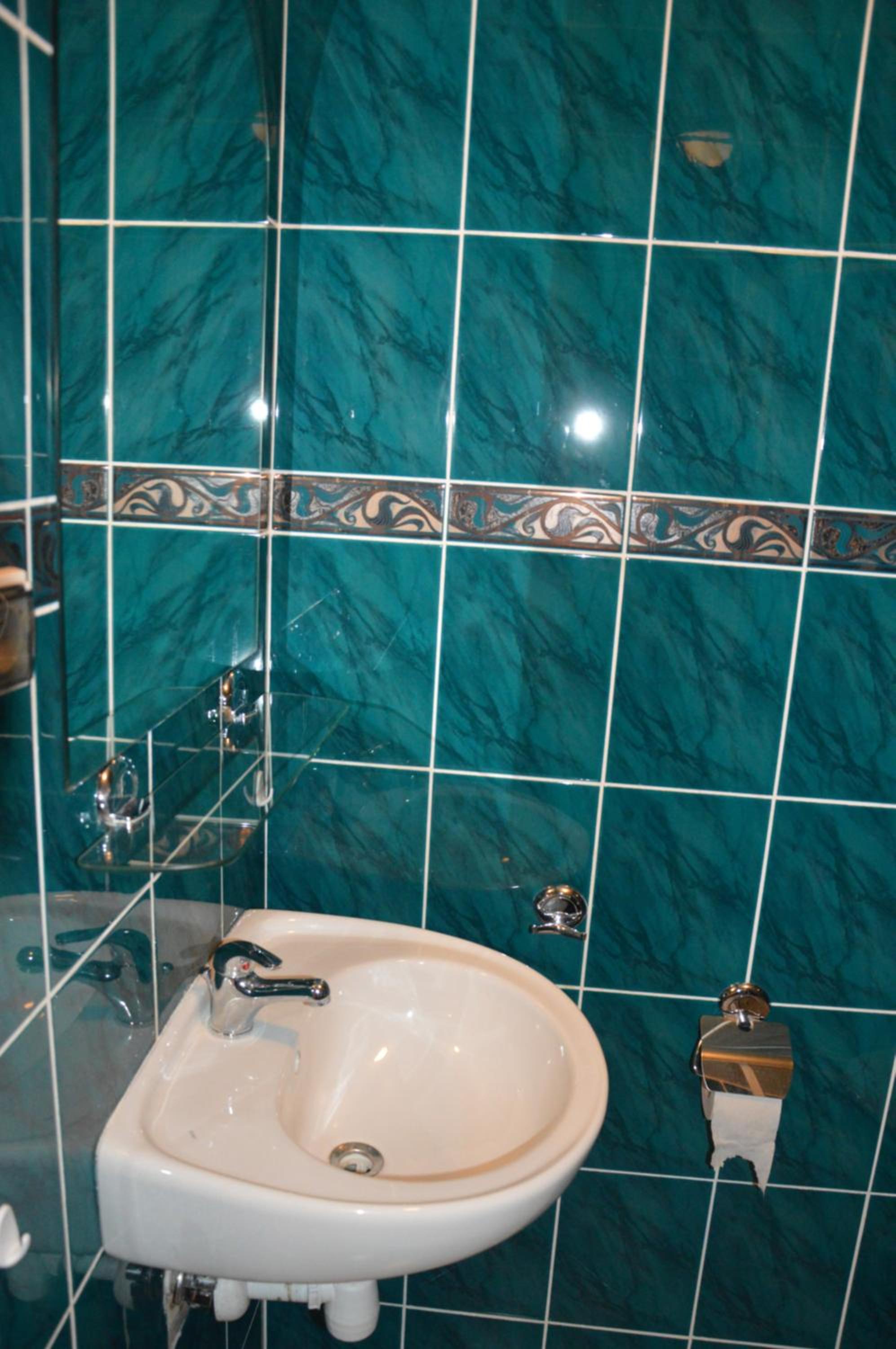 Double or Twin Room - Photo 5