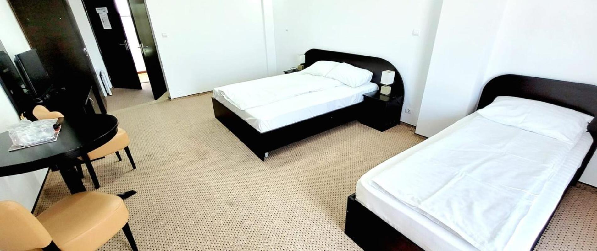 Twin Room with Lake View photo 3