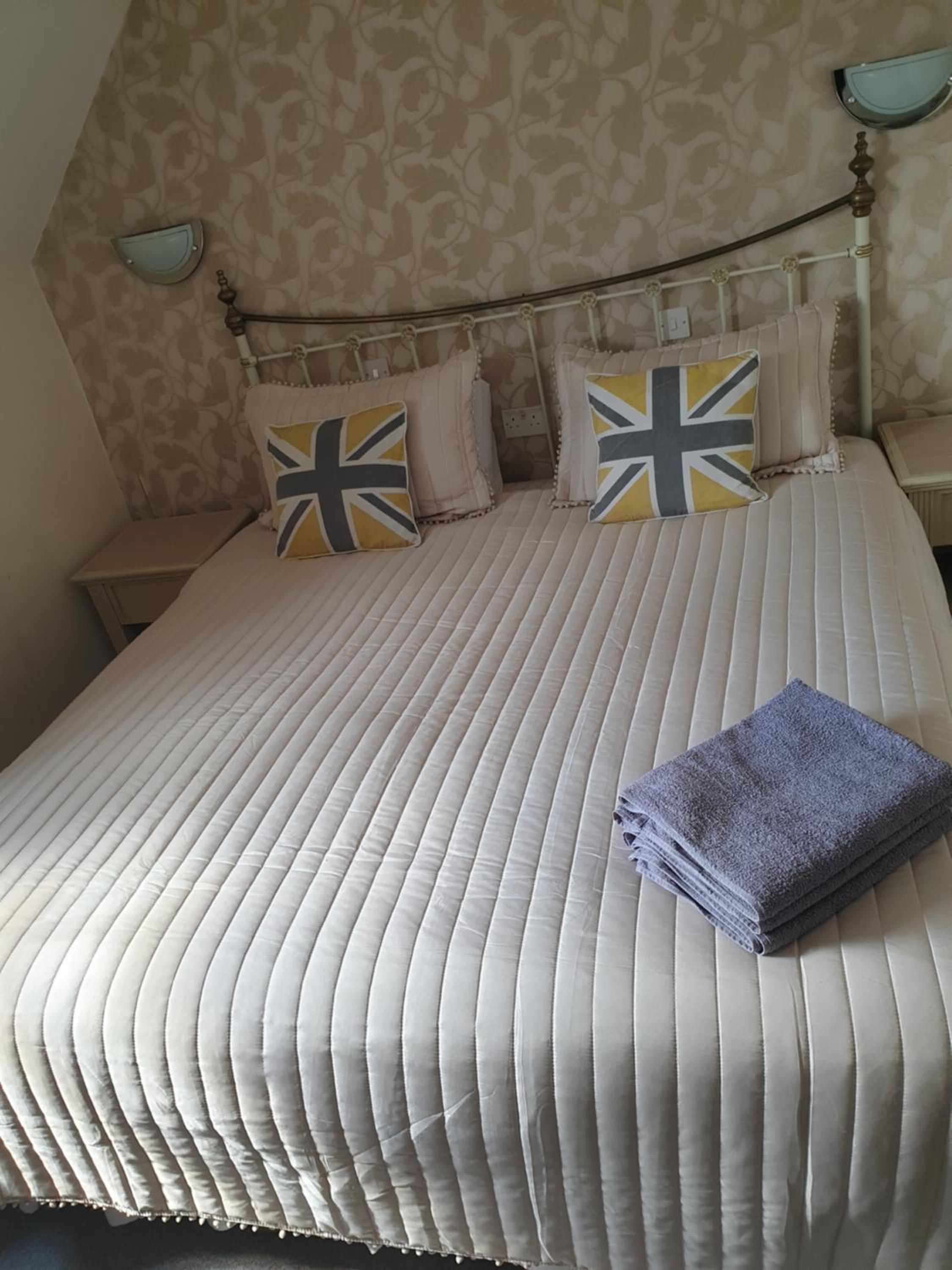 Double Room with Private Bathroom