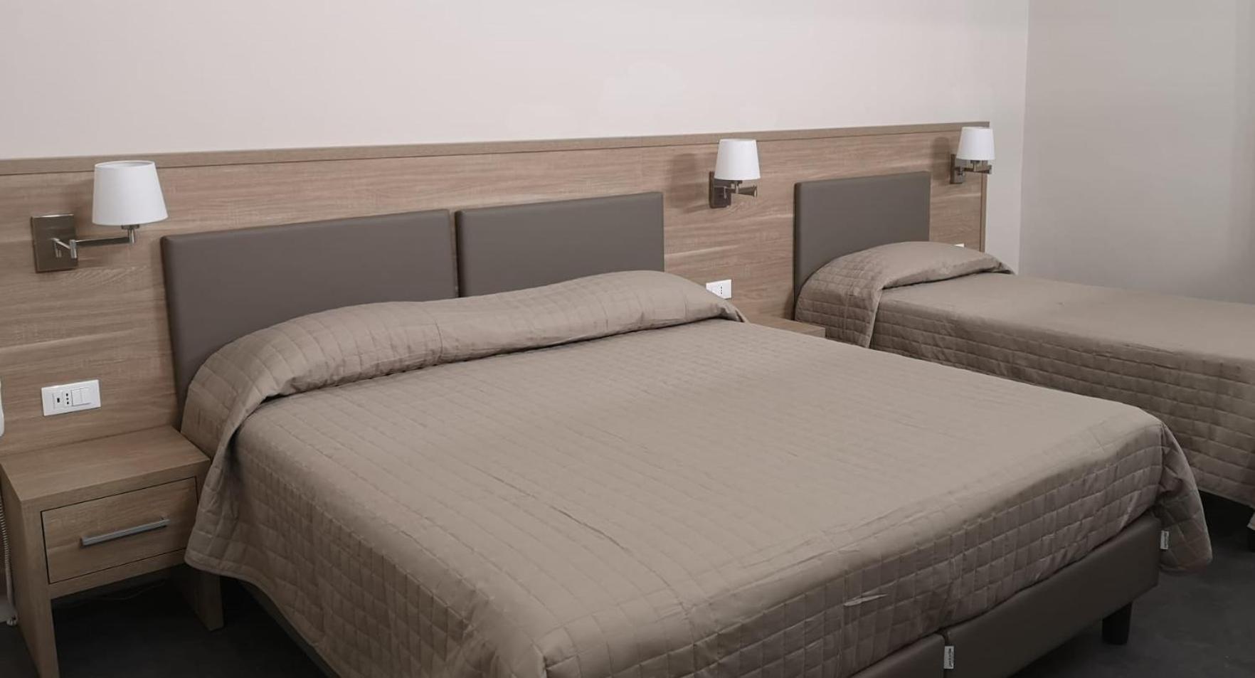 Deluxe Triple Room - Photo 6