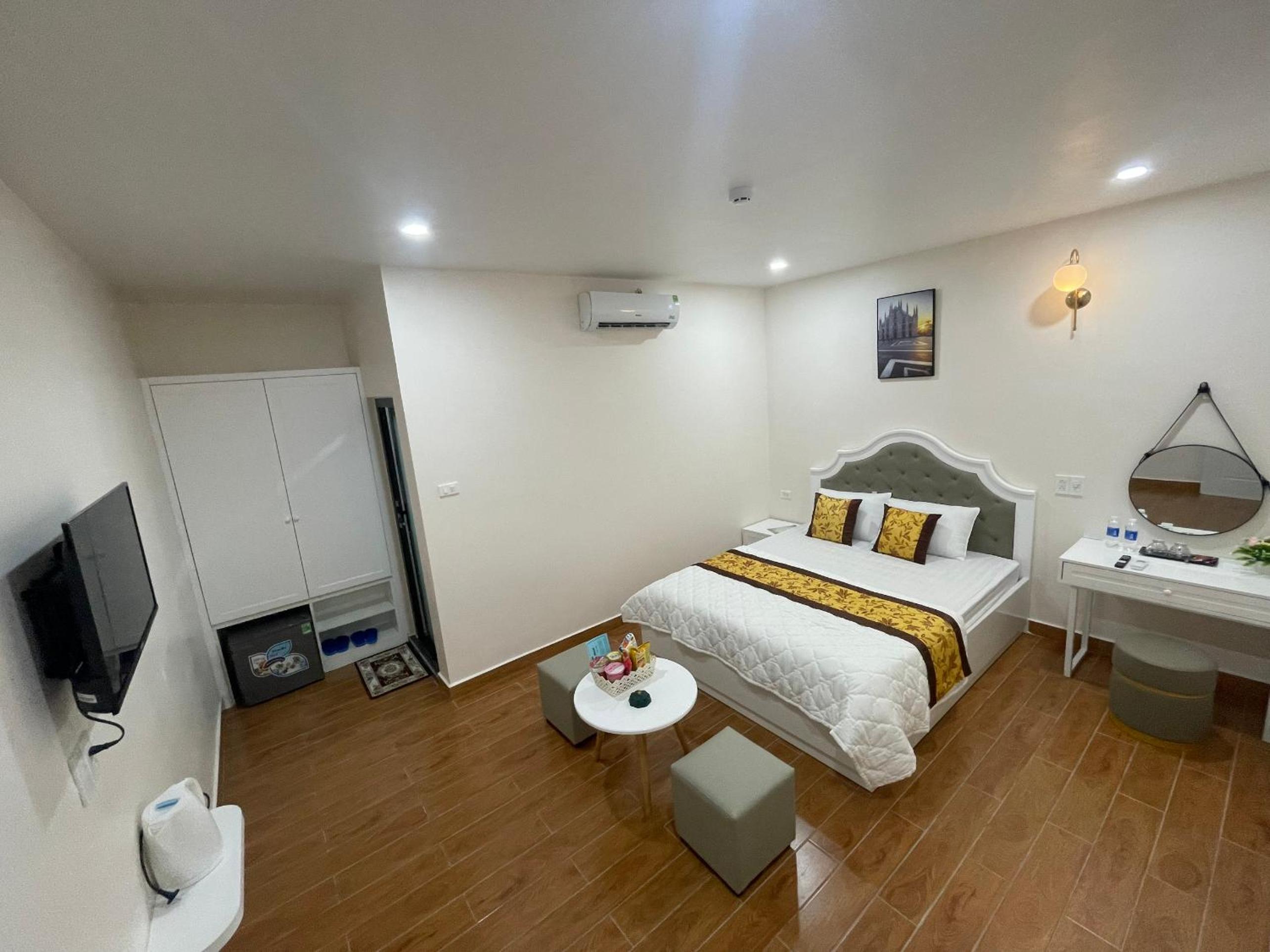 Deluxe King Room - Photo 3