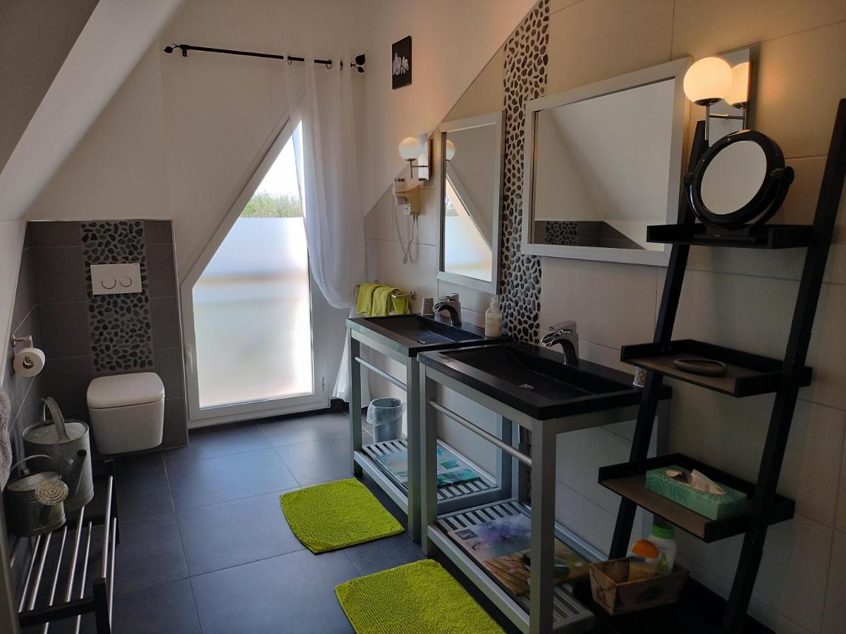 Standard Double Room - Photo 10