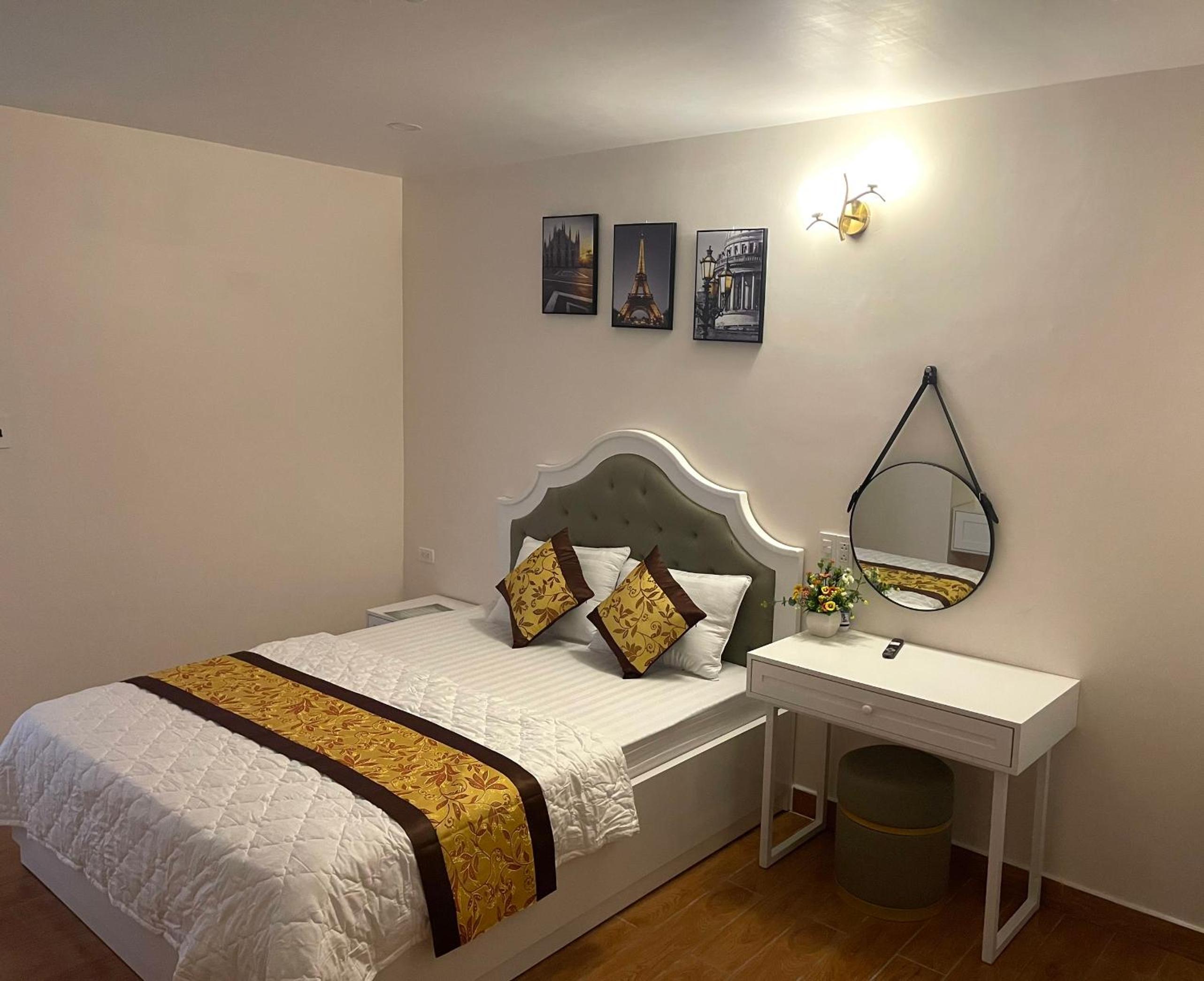Deluxe King Room - Photo 4