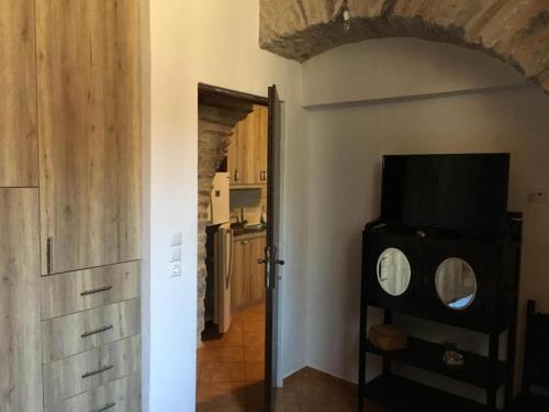 Two-Bedroom Apartment - Photo 32