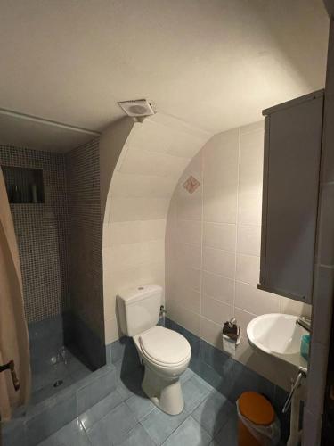 Two-Bedroom Apartment - Photo 36