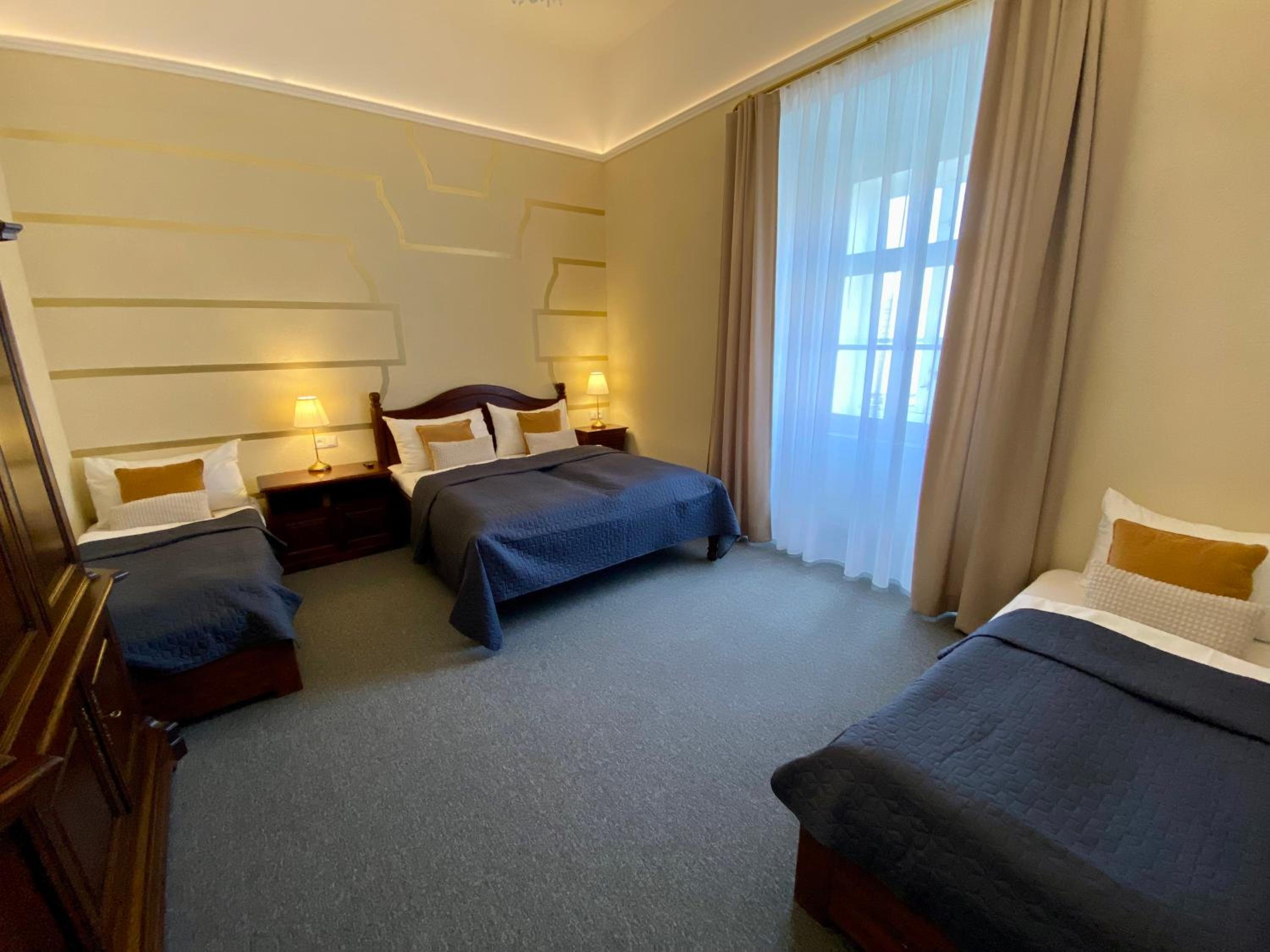 Superior Quadruple Room - Photo 3