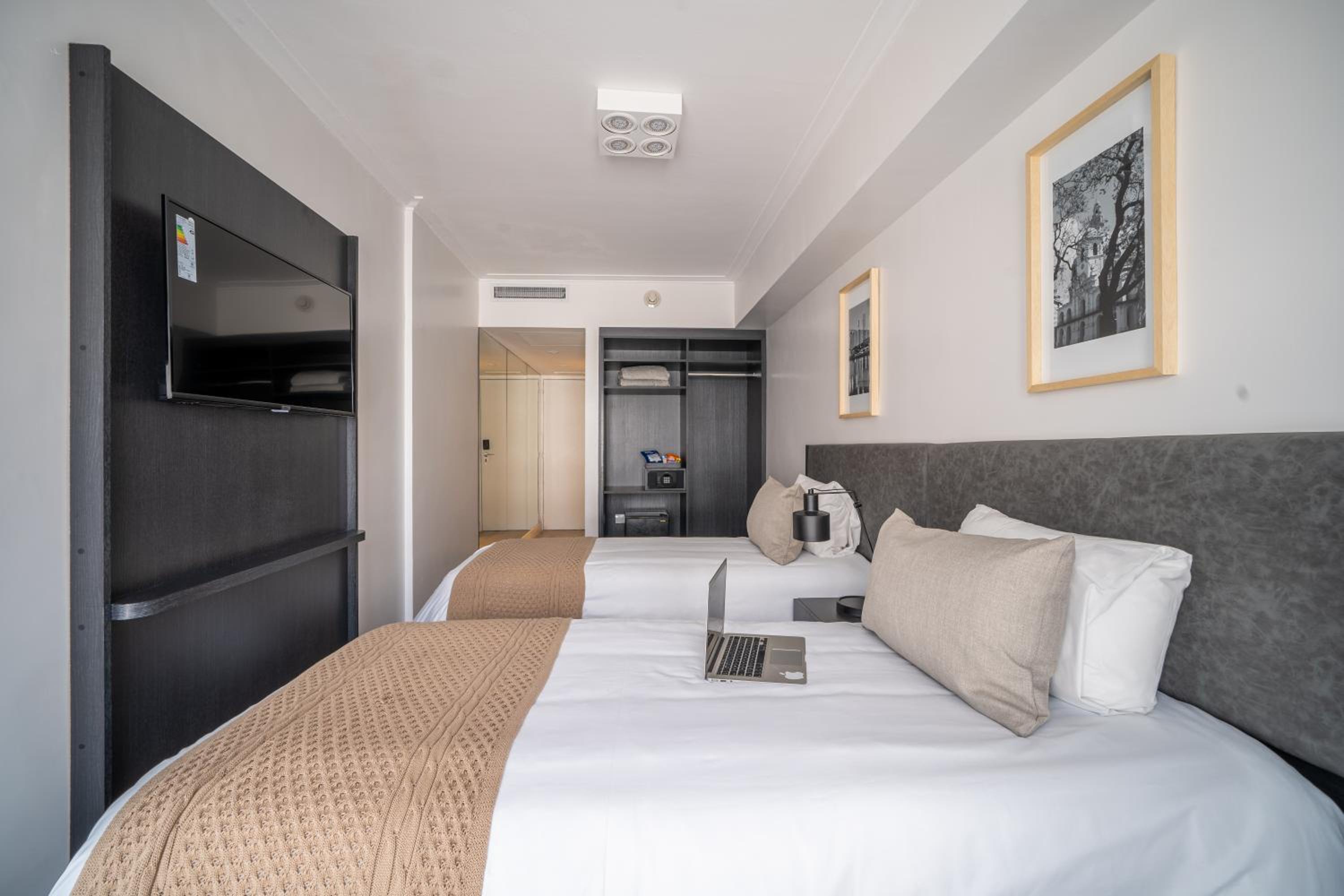 Standard Twin Room photo 2