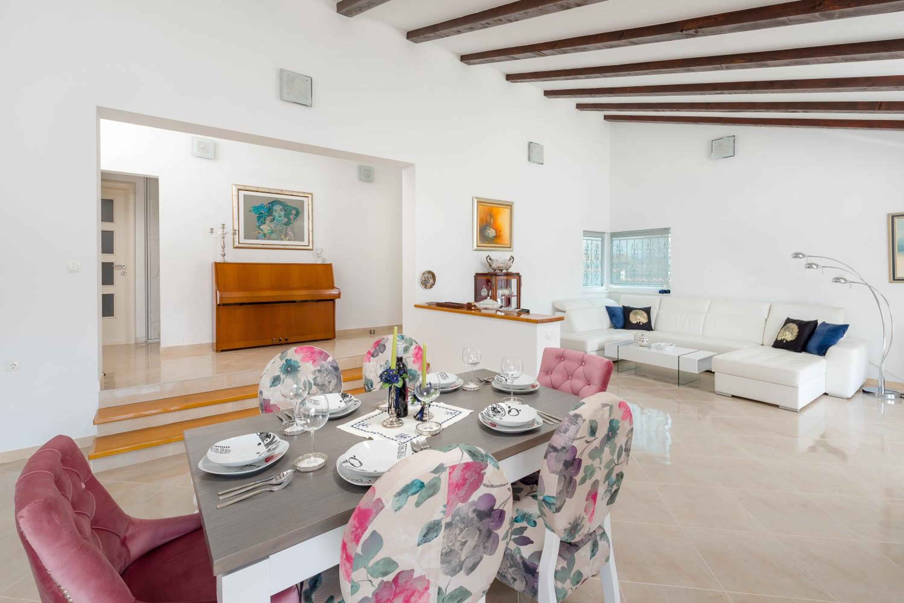Luxury Villa with Private Pool photo 3