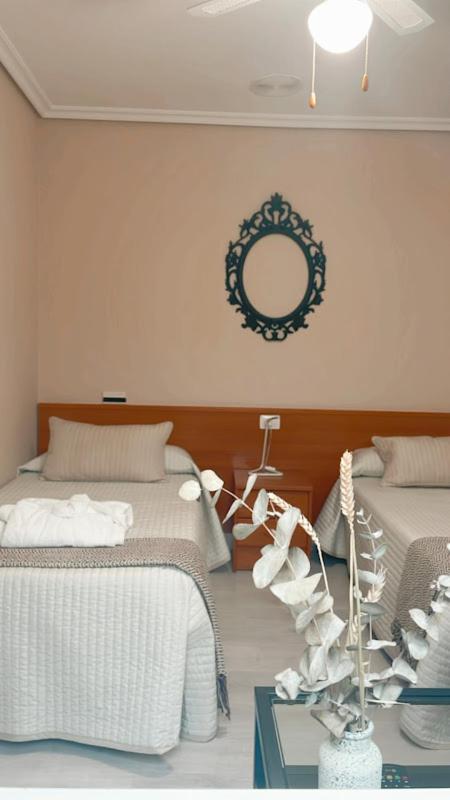 Habitación Doble o con Dos Camas con Baño Privado Externo