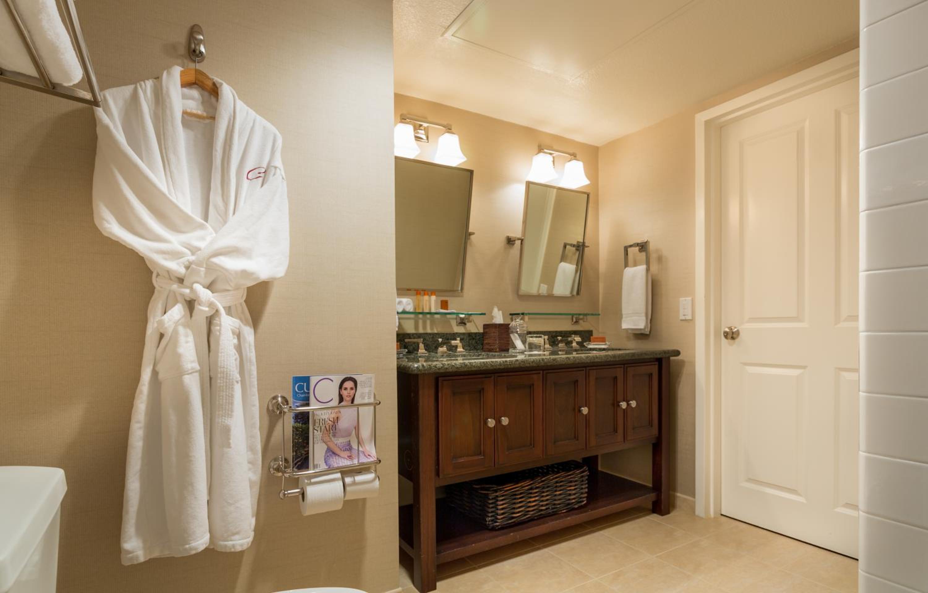 Executive Two Queens Suite