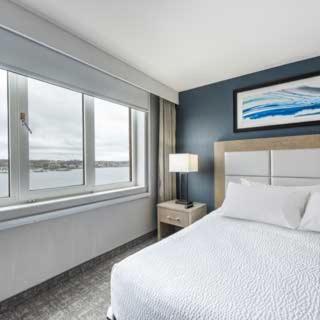 Harbor View Suite - Photo 1