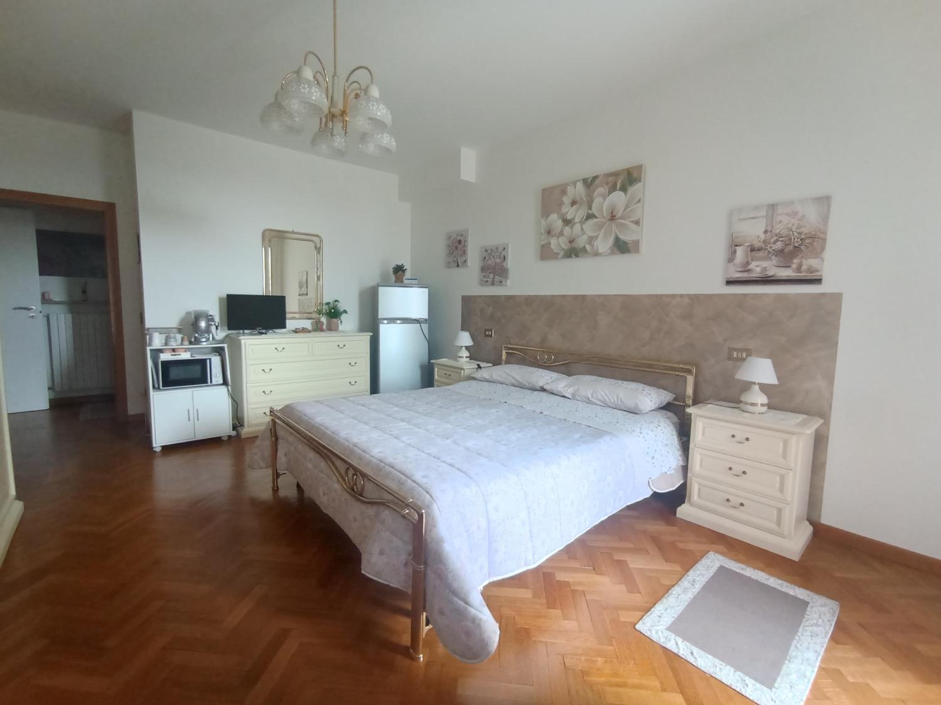 Double Room With Private Bathroom